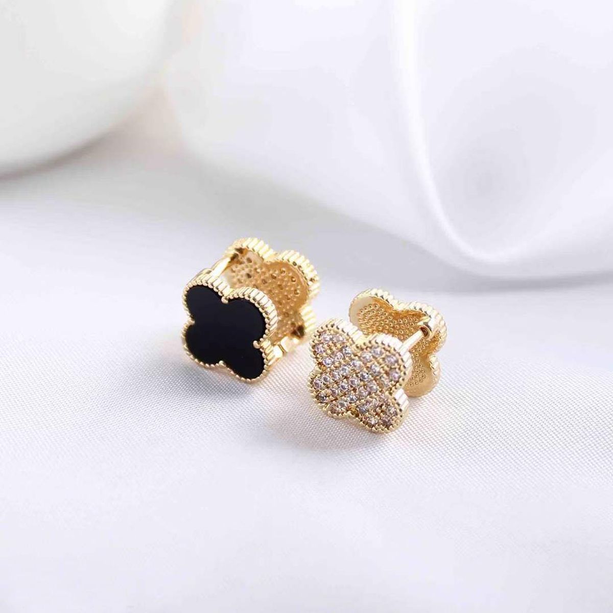 Clover Flower Cubic Zirconia Enamel Black 18K Gold Anti Tarnish Stainless Steel Stud Earring For Women