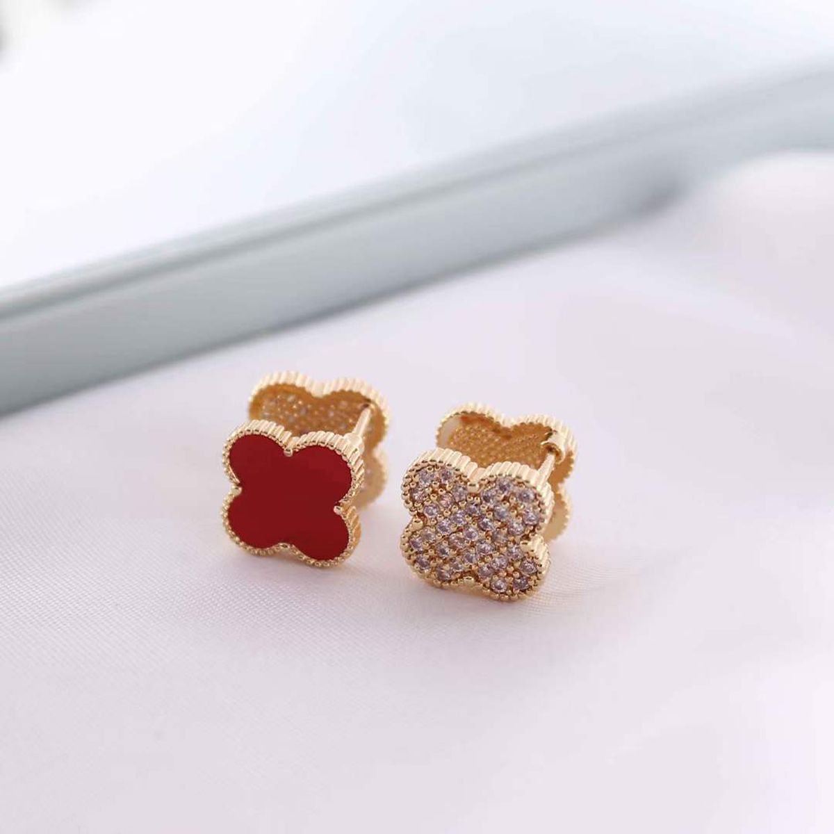 Clover Flower Cubic Zirconia Enamel Black 18K Gold Anti Tarnish Stainless Steel Stud Earring For Women Secondary image