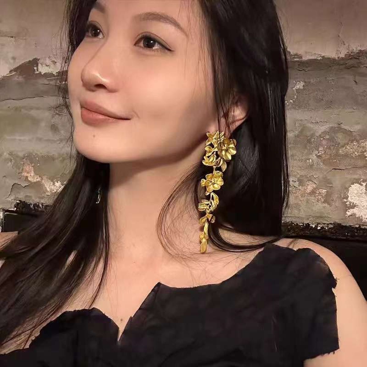 Flower Leaf Glossy 18K Gold Anti Tarnish Dangler Earring Women Bulk