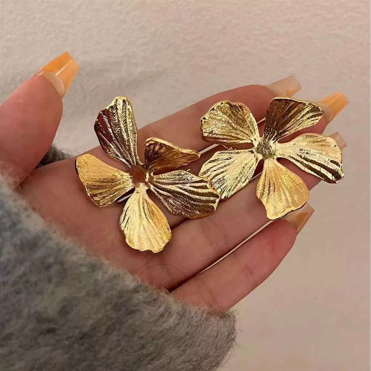 Folded Flower 18K Gold Anti Tarnish Stud Earring For Women Bulk Main image