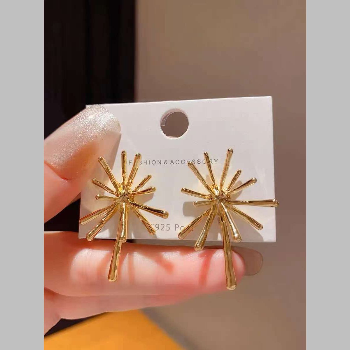 Sun Star 18K Gold Anti Tarnish Stud Earring For Women Bulk Main image