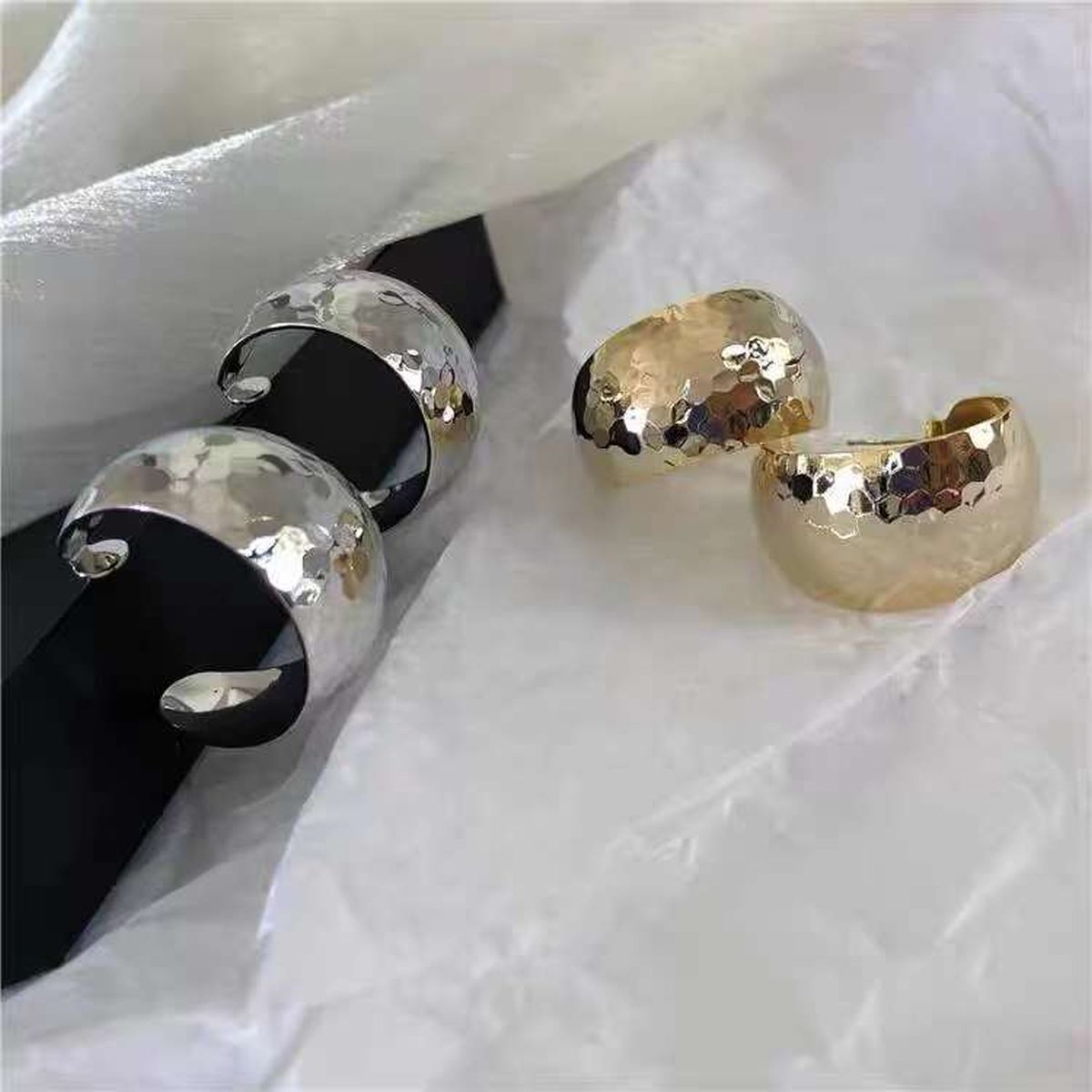 Dented 18K Gold Anti Tarnish Hoop Earring For Women Bulk Secondary image
