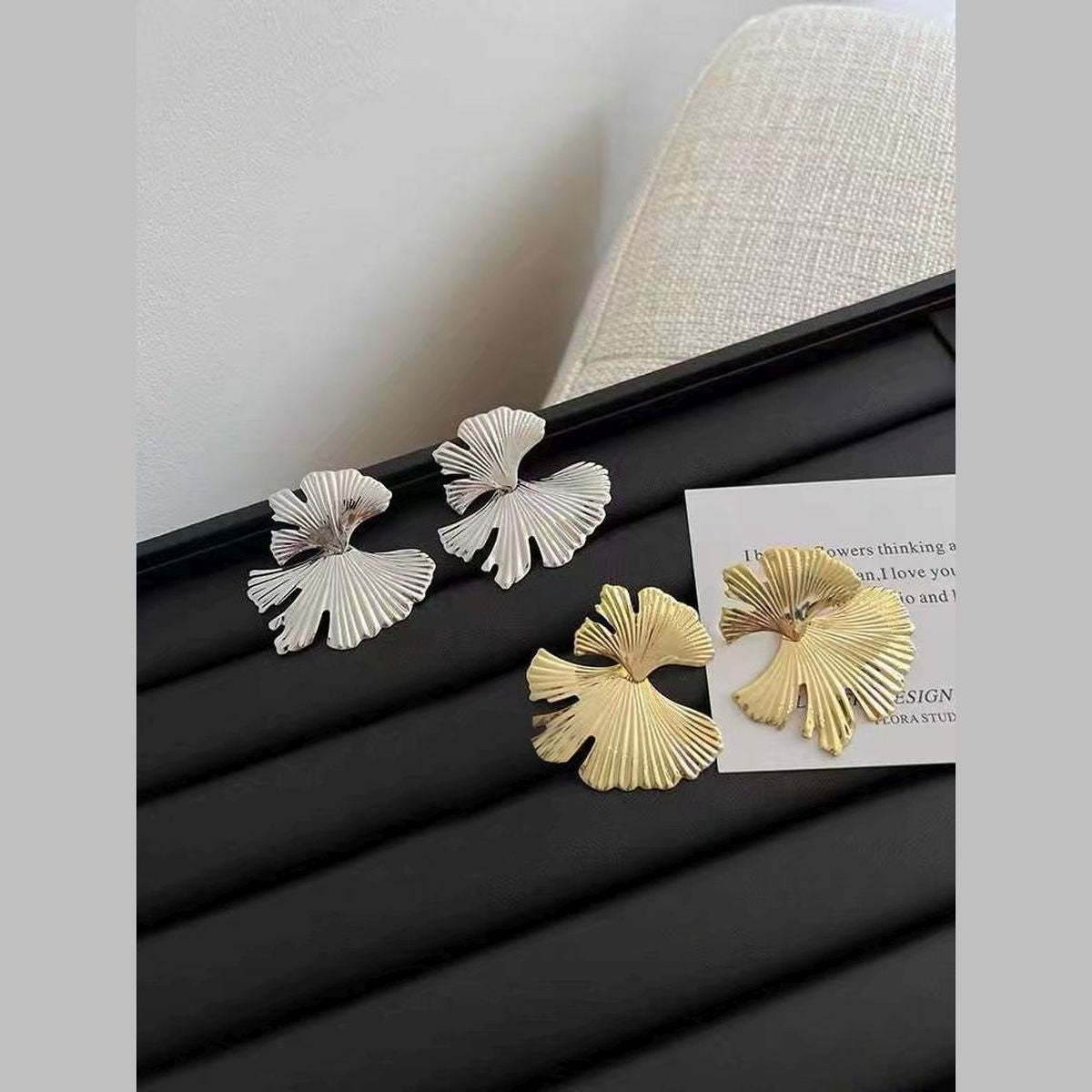Flower 18K Gold Anti Tarnish Stud Earring For Women Bulk Secondary image