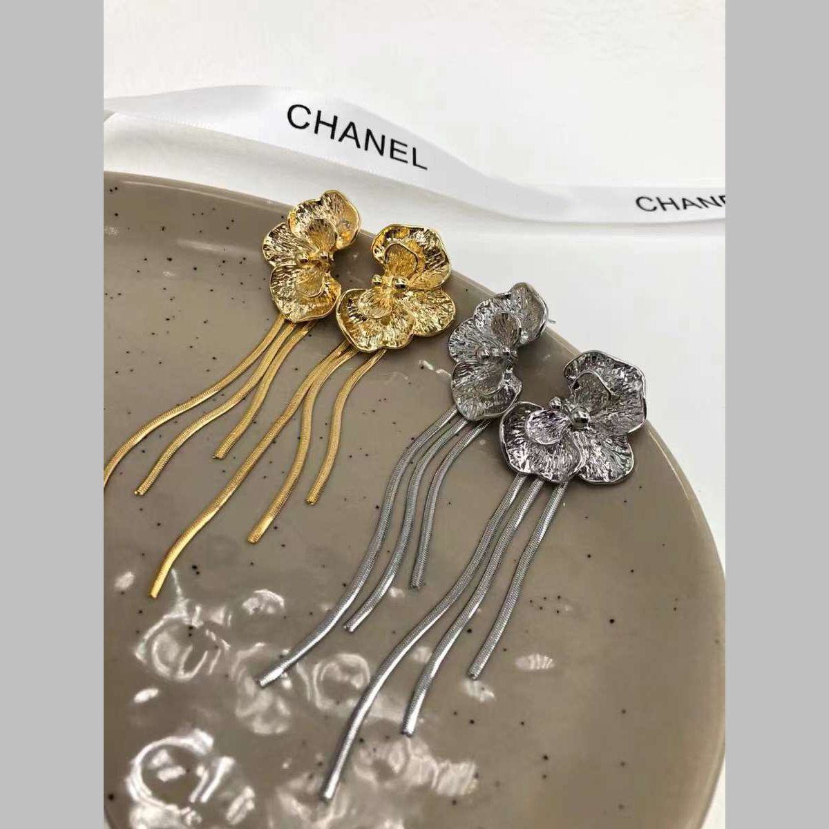 Flower Snake Chain 18K Gold Anti Tarnish Dangler Tassel Earring Bulk Main image
