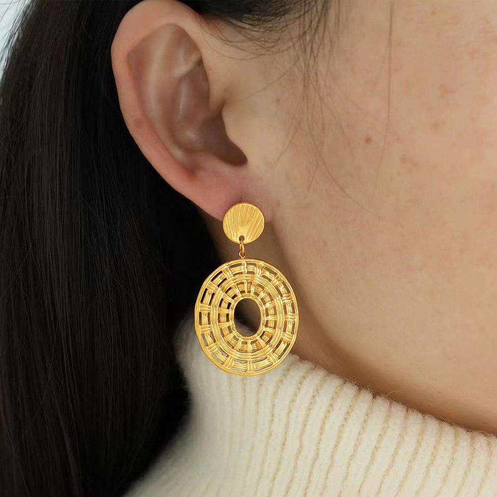 Oval Filigree 18K Gold Anti Tarnish Dangler Earring For Women Bulk