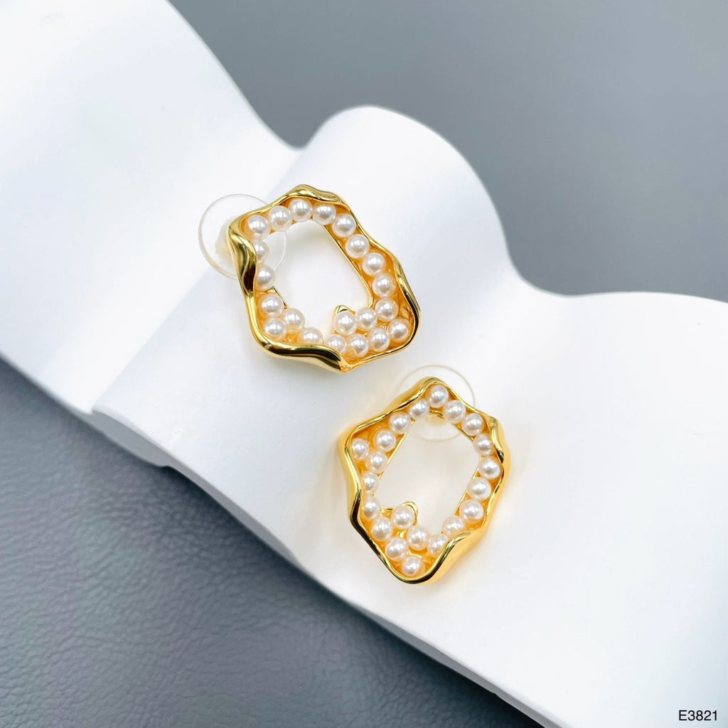Dented Pearl White 18K Gold Anti Tarnish Stud Dangler Earring Bulk