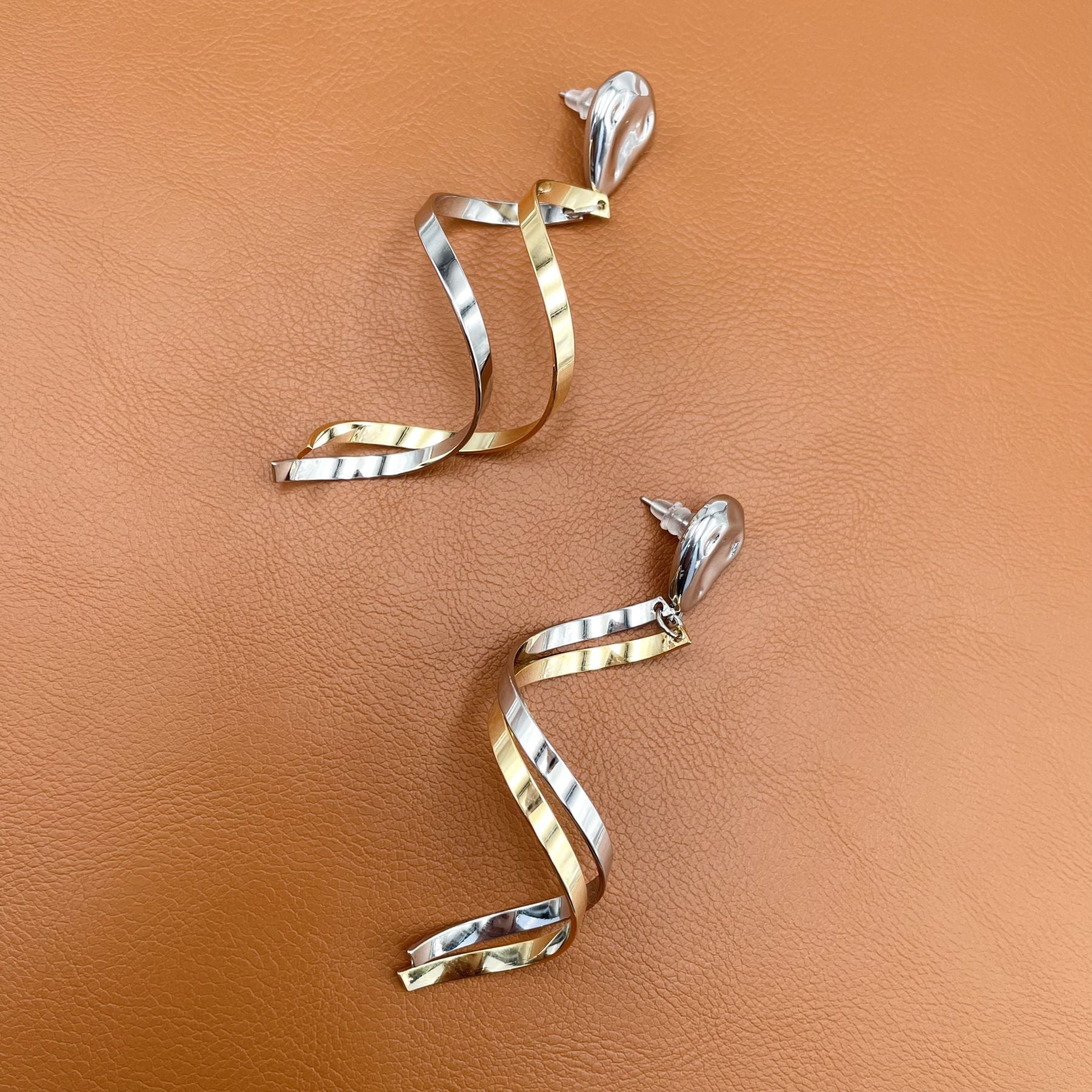 Curly Two Tone Layer 18K Gold Silver Anti Tarnish Dangler Tassel Earring For Women