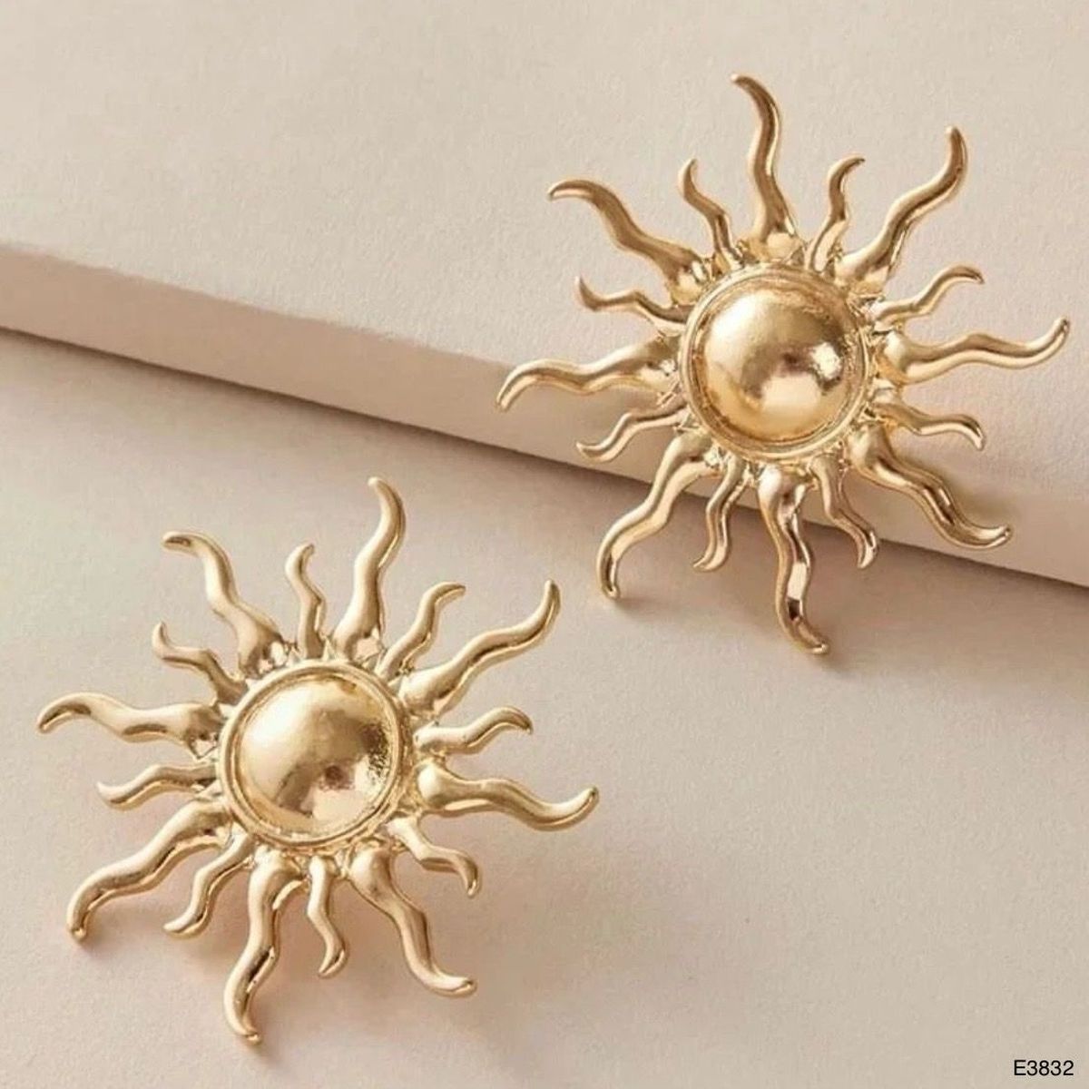 Sun 18K Gold Anti Tarnish Stud Earring For Women Bulk Main image