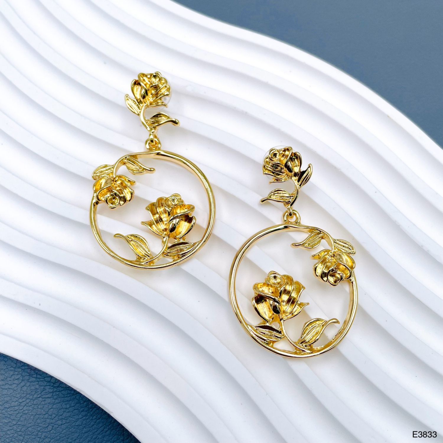 Flower 18K Gold Anti Tarnish Dangler Earring For Women Bulk Main image