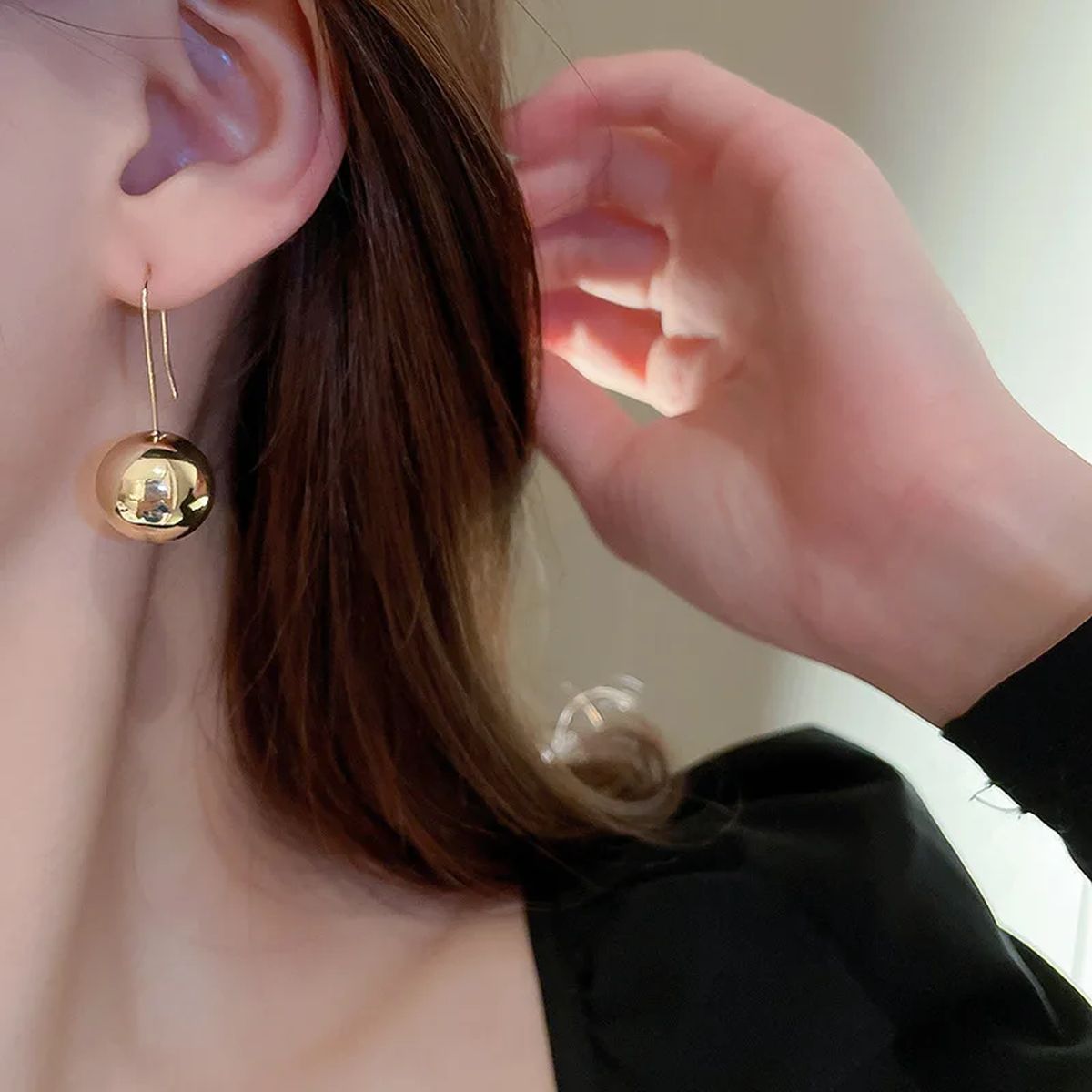 Ball Glossy 18K Gold Anti Tarnish Drop Hoop Earring For Women Bulk