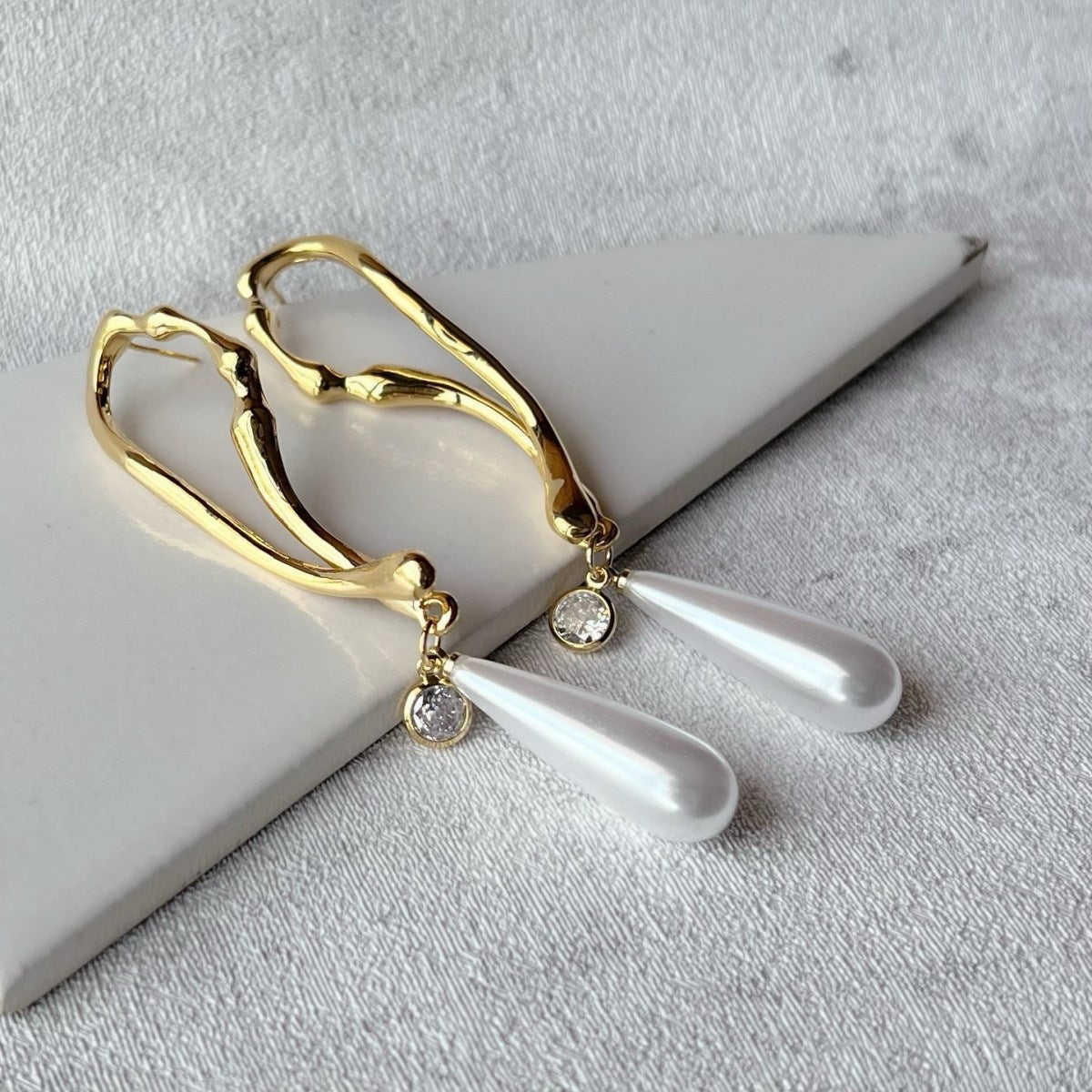 Drop Pearl White 18K Gold CZ Anti Tarnish Dangler Earring Bulk Main image