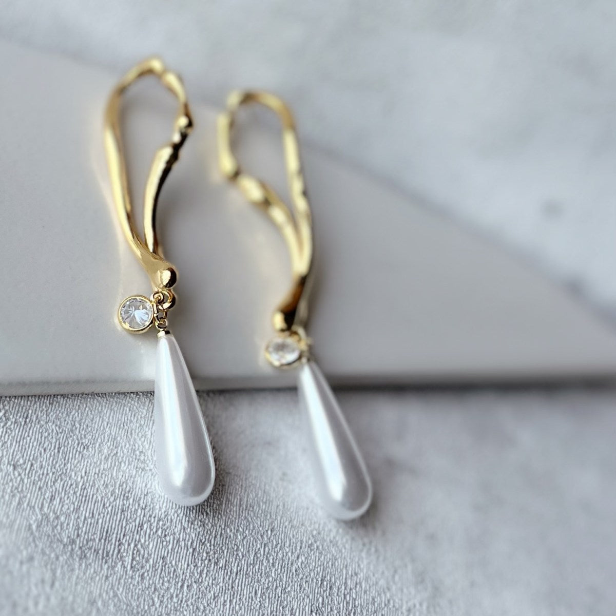Drop Pearl White 18K Gold CZ Anti Tarnish Dangler Earring Bulk Secondary image