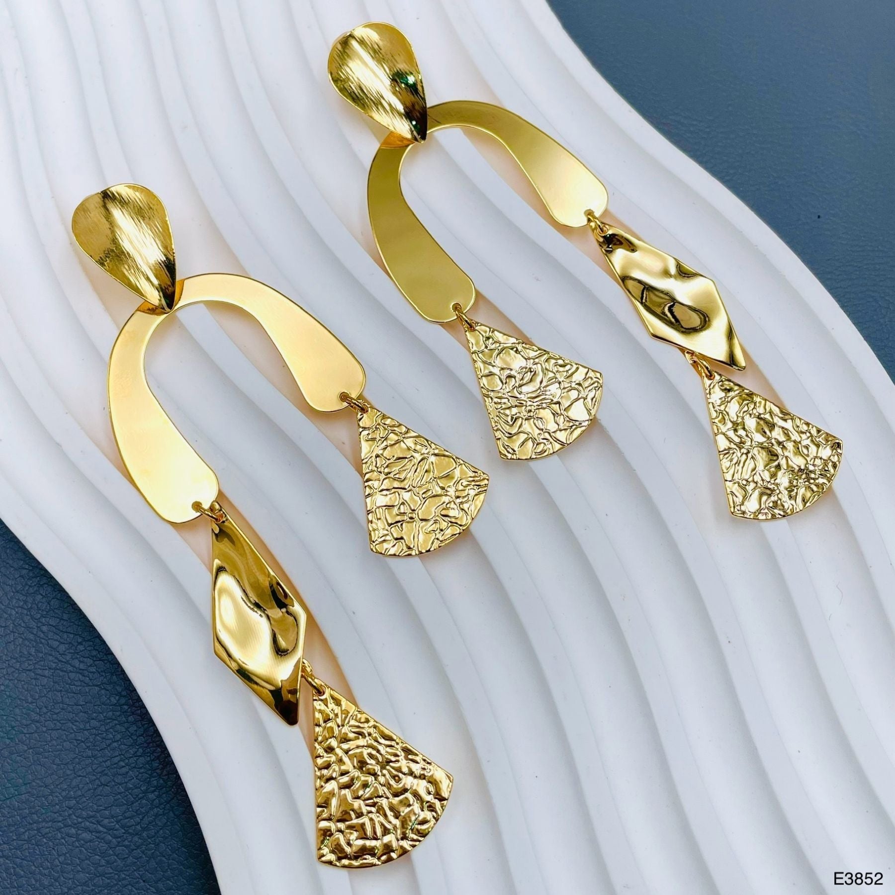 Dented Cone 18K Gold Anti Tarnish Dangler Tassel Earring Women Bulk Main image