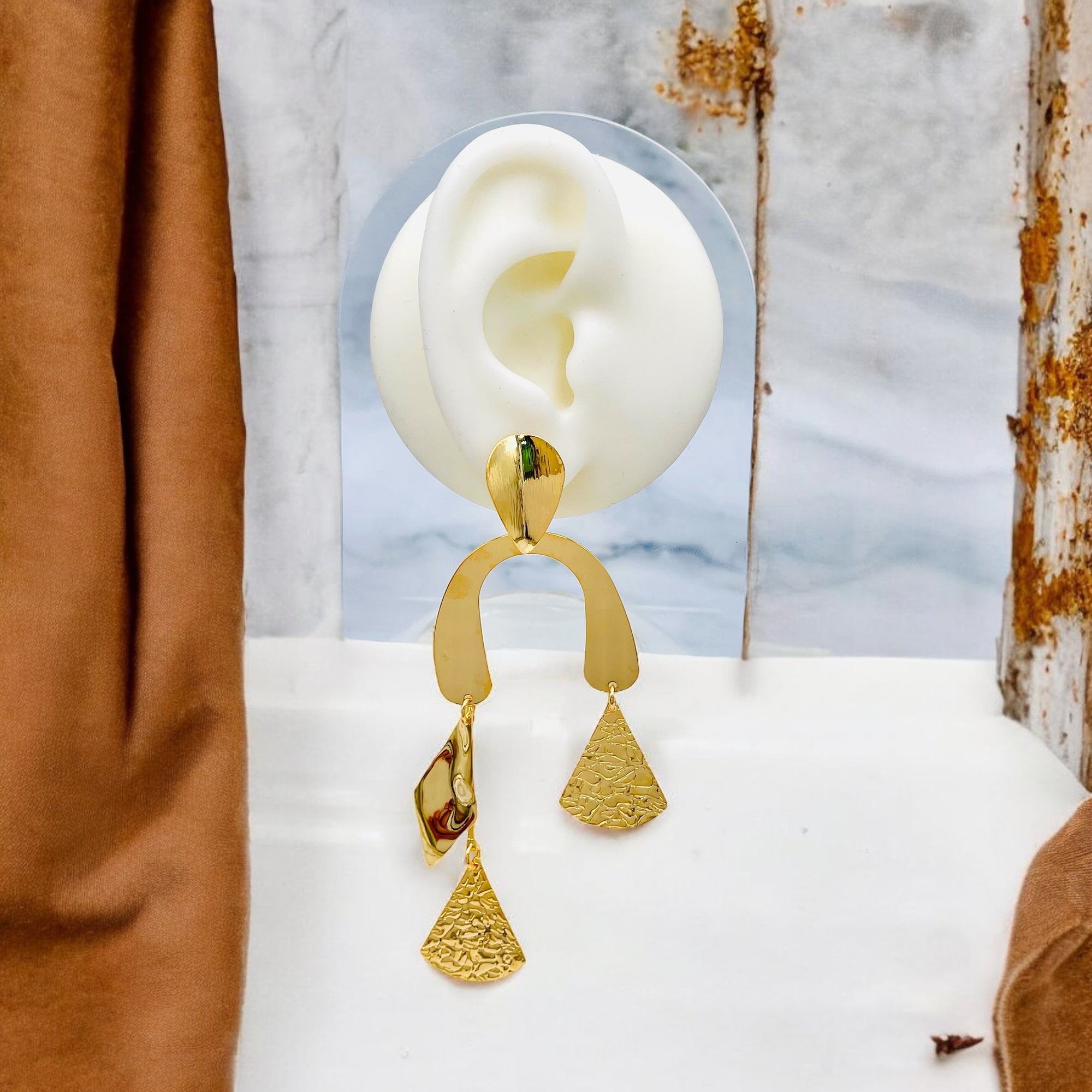 Dented Cone 18K Gold Anti Tarnish Dangler Tassel Earring Women Bulk Secondary image