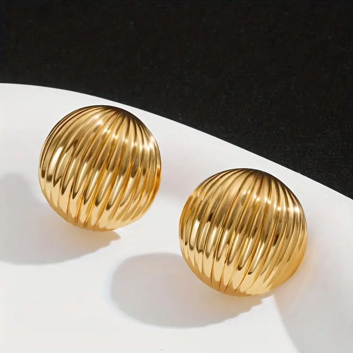 Half Round 18K Gold Anti Tarnish Stud Earring For Women Bulk