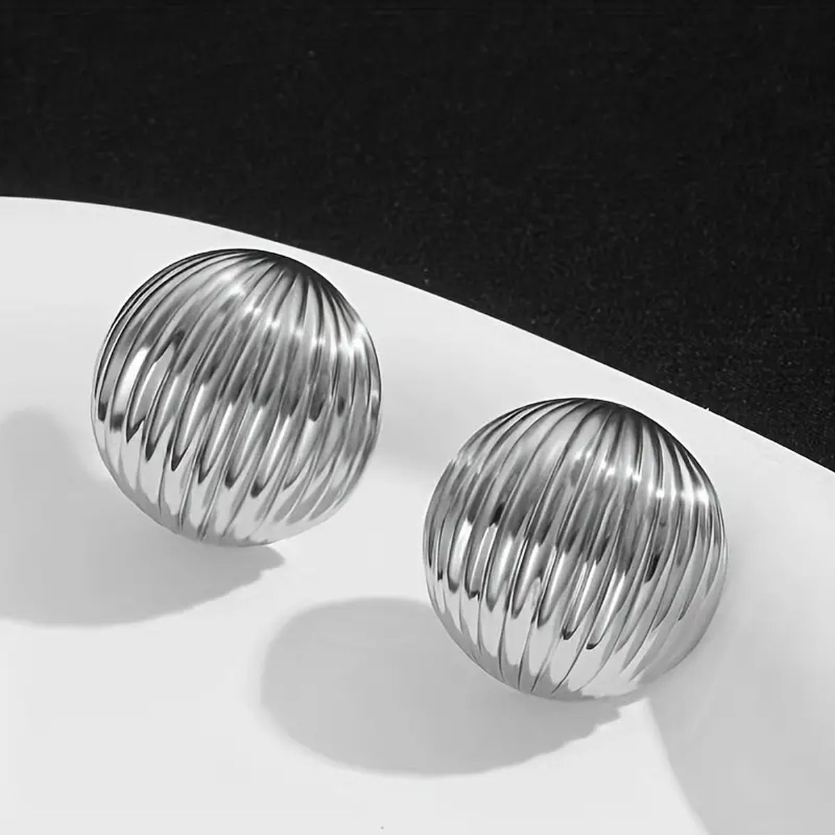 Half Round 18K Gold Anti Tarnish Stud Earring For Women Bulk
