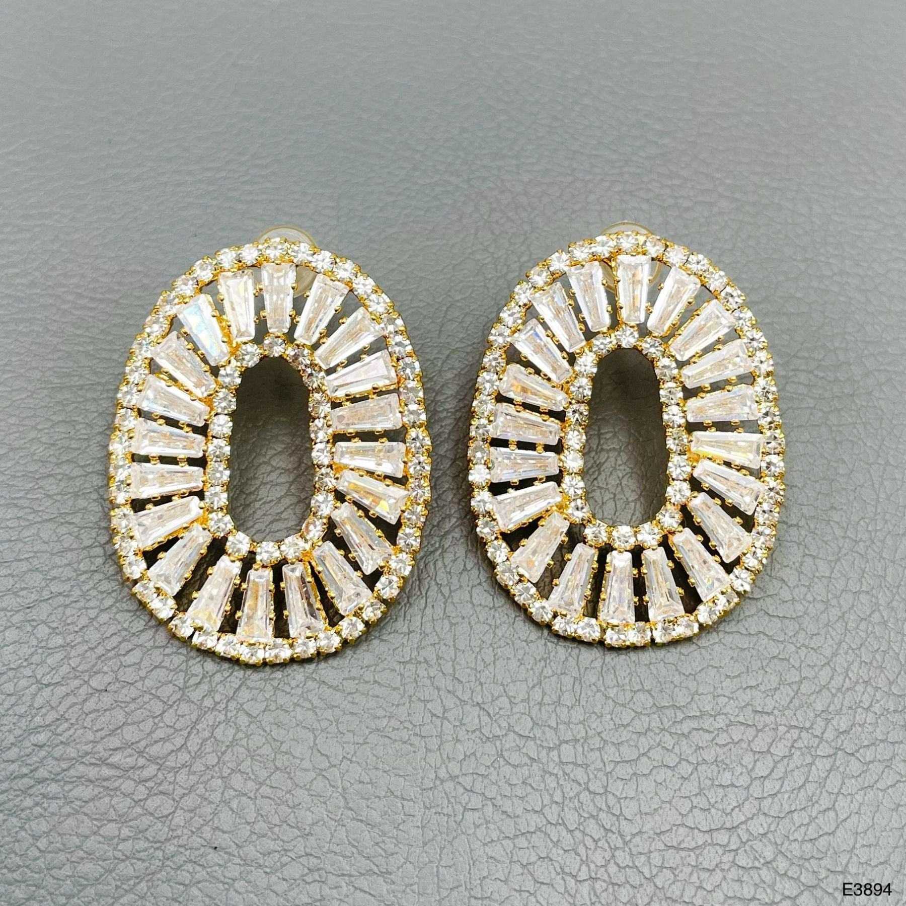 Baguette Oval 18K Gold Cubic Zirconia Anti Tarnish Stud Earring Bulk Main image