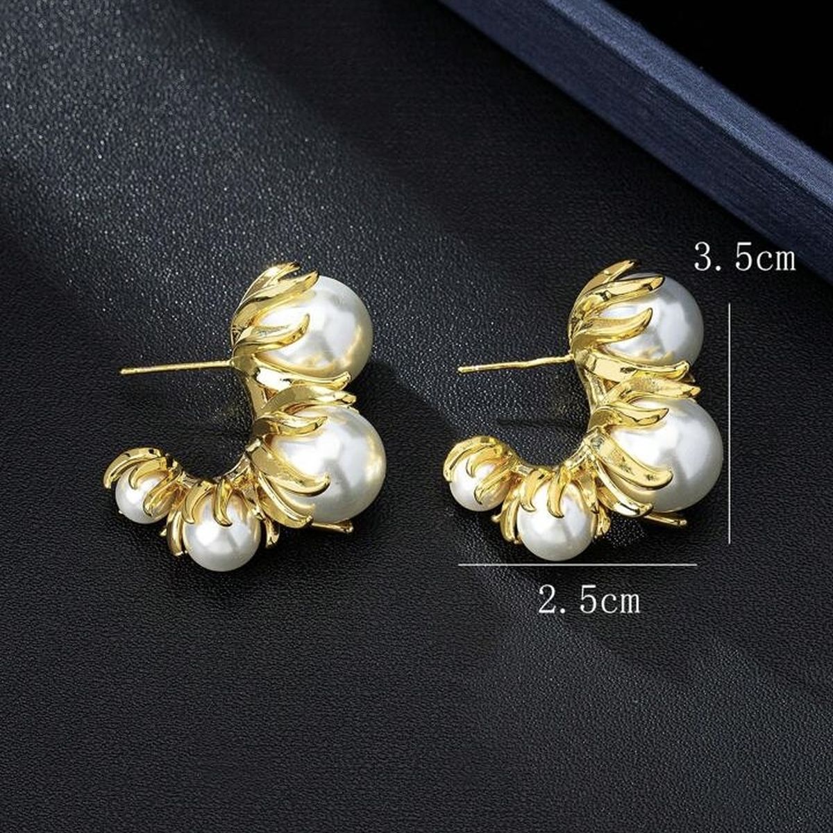 Simple White 18K Gold Pearl Anti Tarnish Hoop Earring For Women Bulk Secondary image
