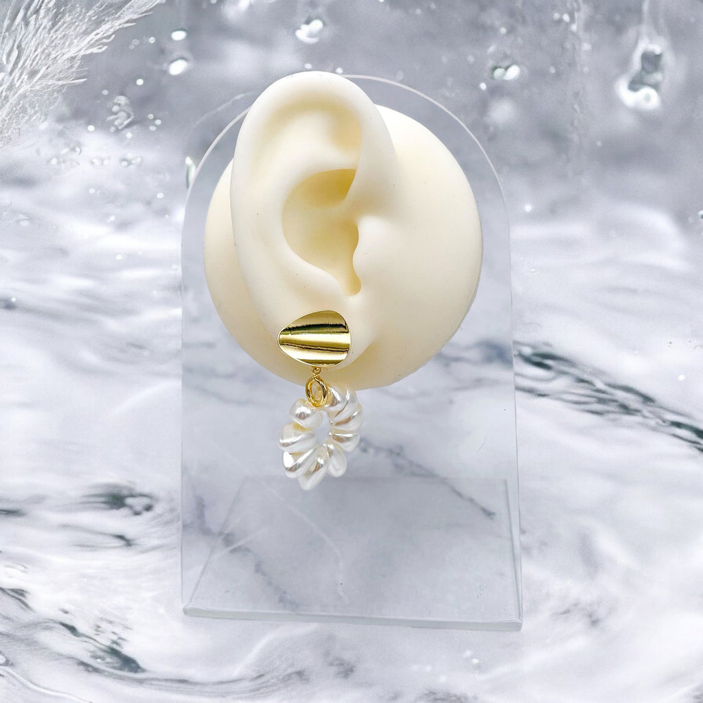 Flower White 18K Gold Pearl Anti Tarnish Dangler Drop Earring Bulk