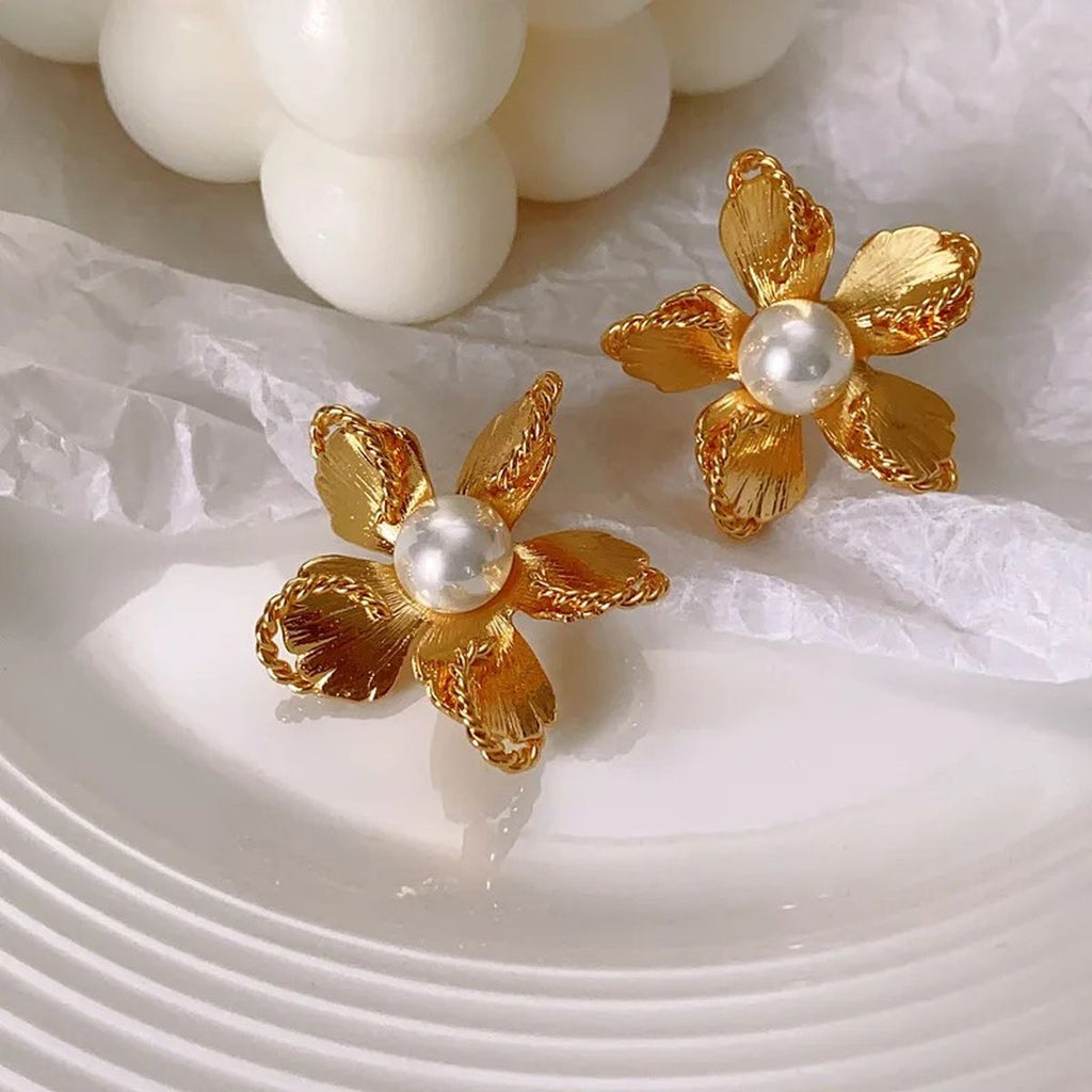 Leaf Rope Flower White 18K Gold Pearl Anti Tarnish Stud Earring Bulk