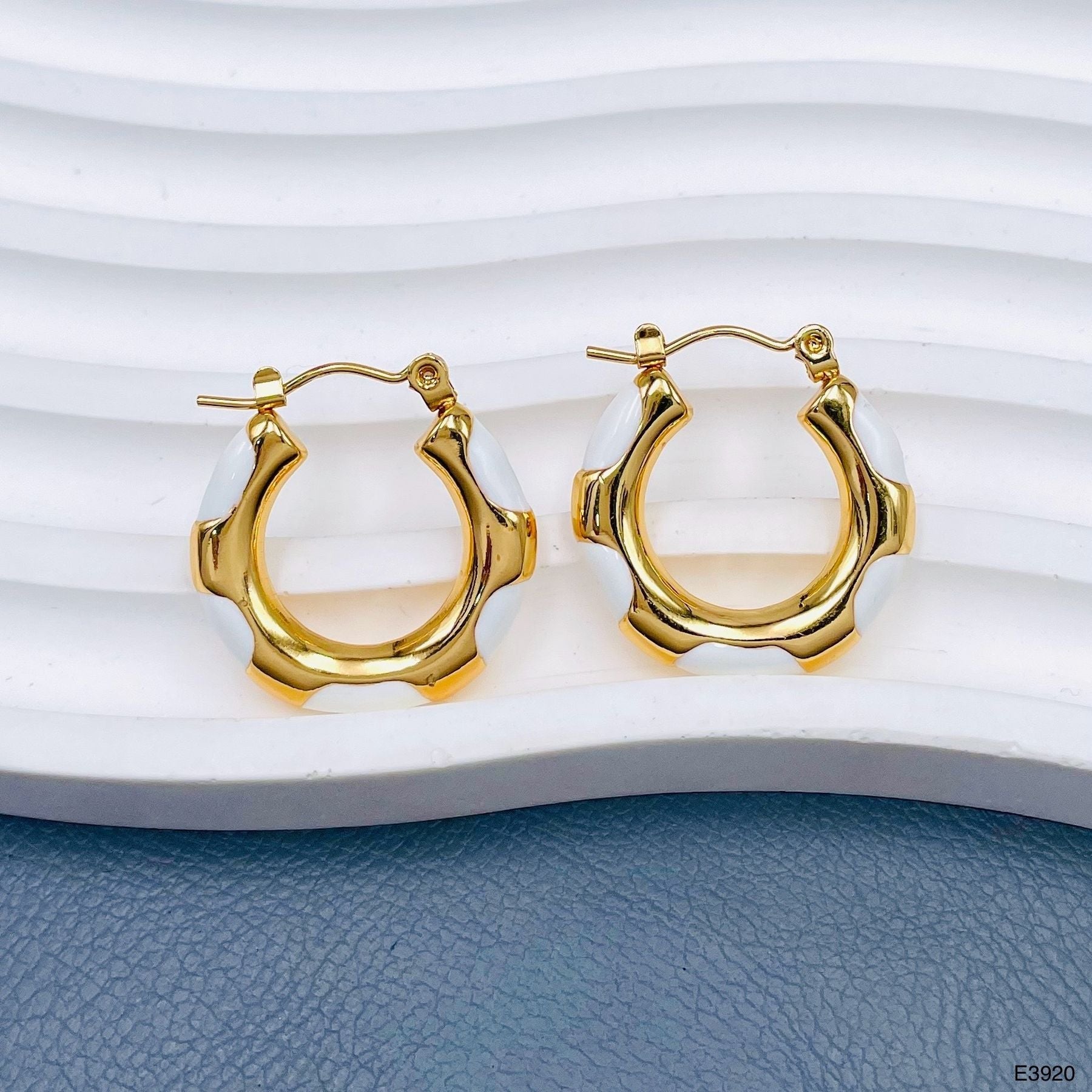 White 18K Gold Enamel Anti Tarnish Hoop Earring For Women Bulk