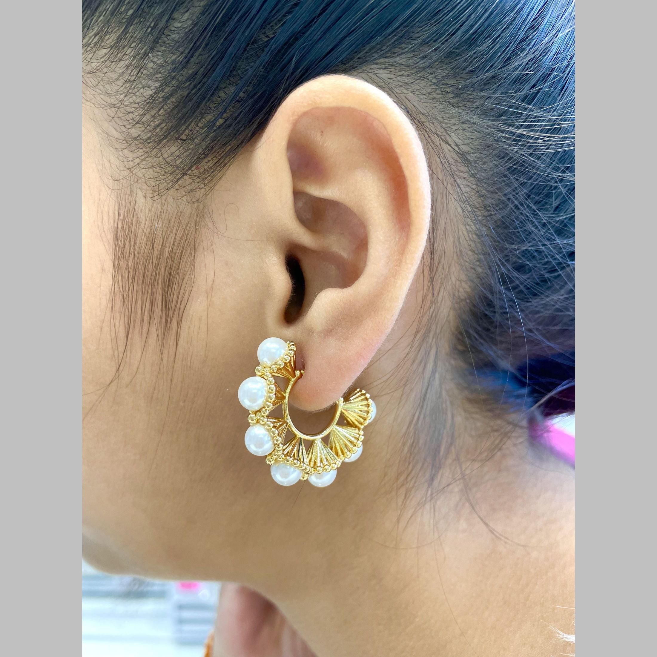 3D White 18K Gold Pearl Anti Tarnish Hoop Earring For Women Bulk