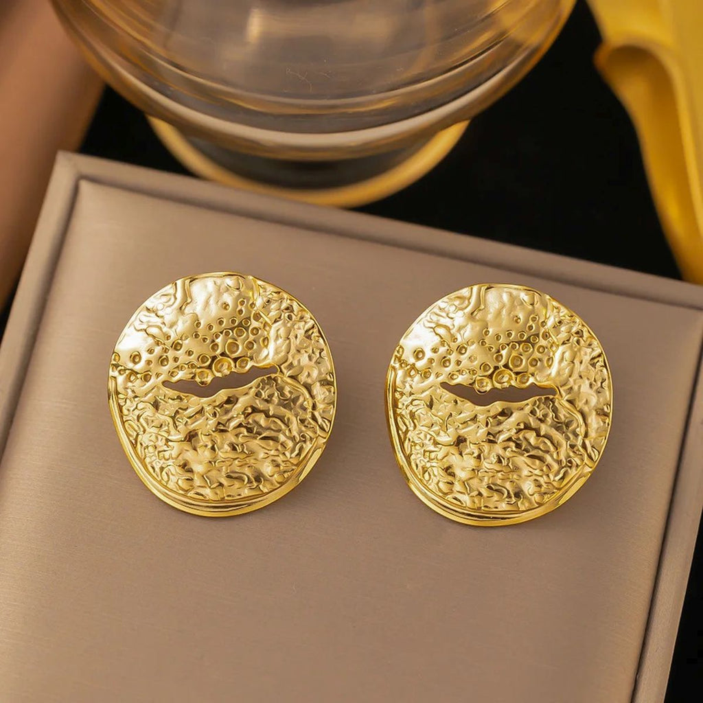 Dented 18K Gold Stainless Steel Anti Tarnish Stud Earring Women Bulk