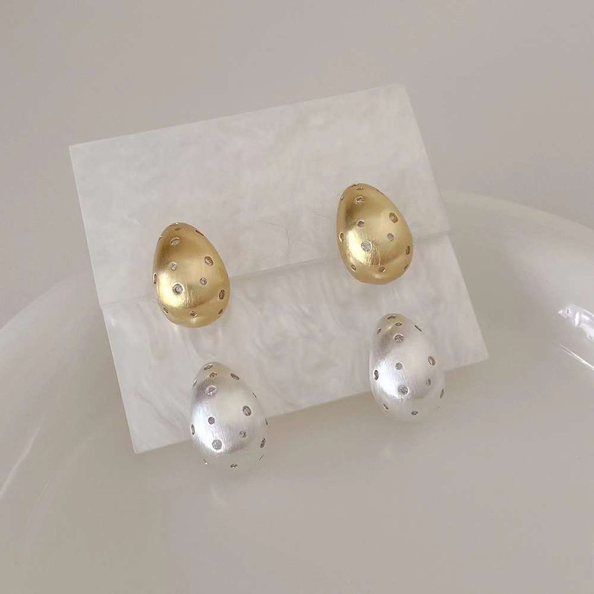 Small Paisley 18K Gold Cubic Zirconia Anti Tarnish Stud Earring Bulk
