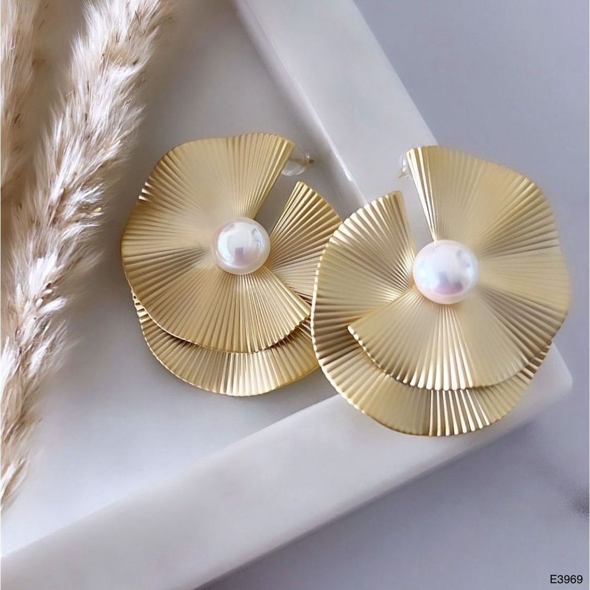Dual Layer White 18K Gold Pearl Anti Tarnish Stud Earring Women Bulk Main image