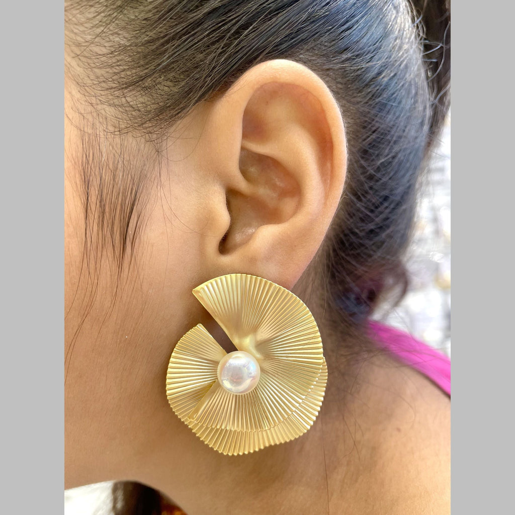 Dual Layer White 18K Gold Pearl Anti Tarnish Stud Earring Women Bulk