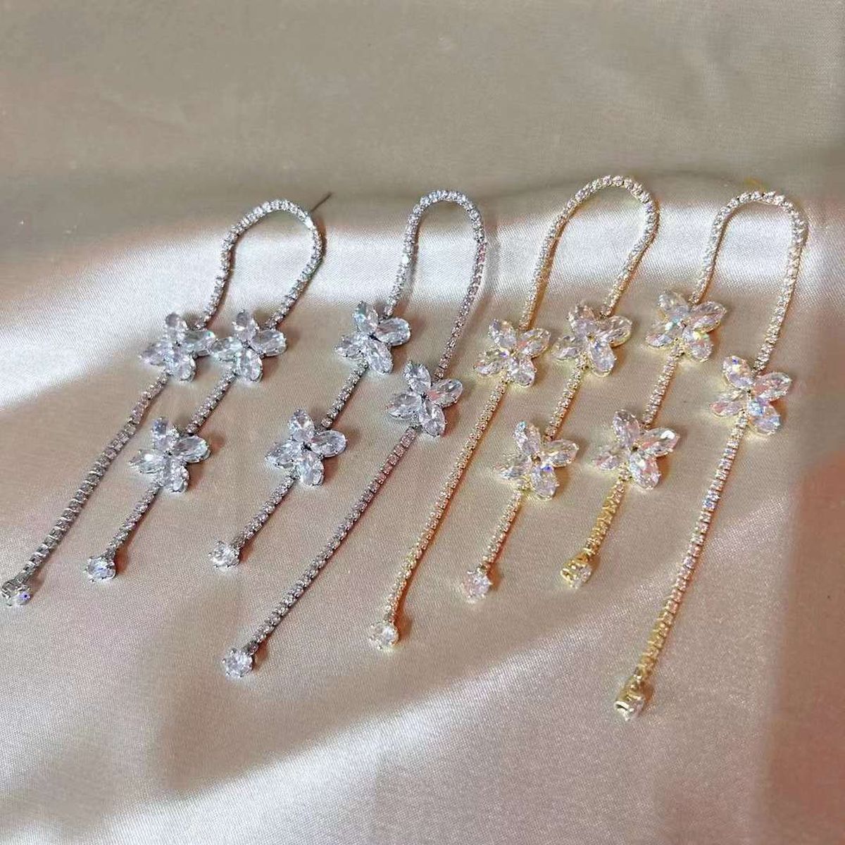 Clover Flower 18K Gold CZ Anti Tarnish Tassel Dangler Earring Bulk Secondary image