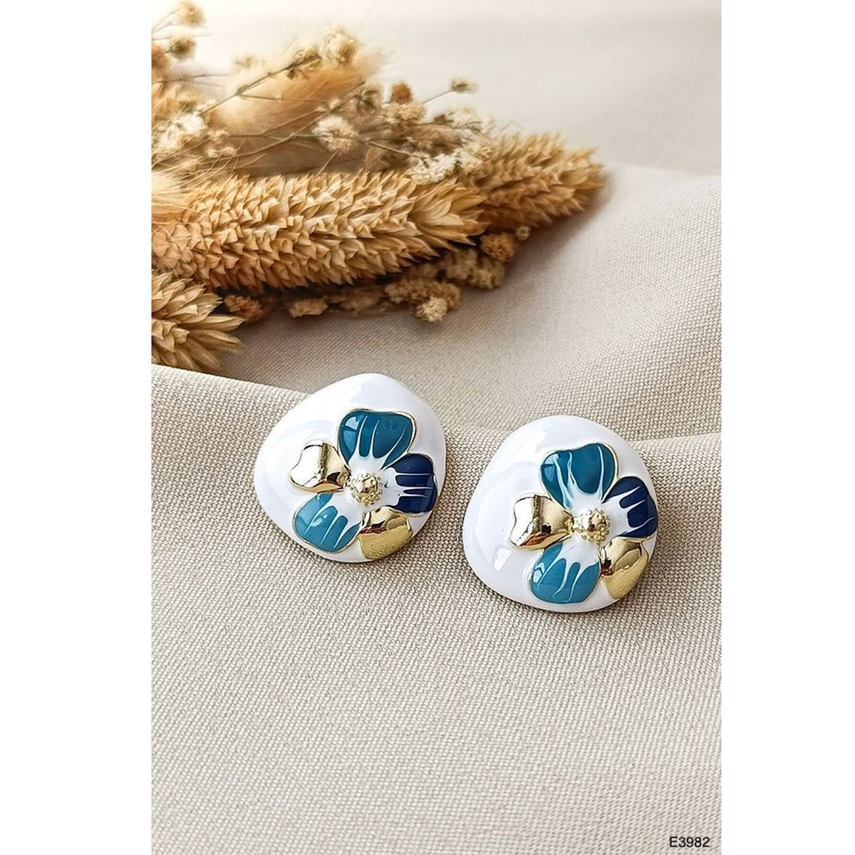 Flower Enamel White 18K Gold Anti Tarnish Stud Earring Women Bulk Main image