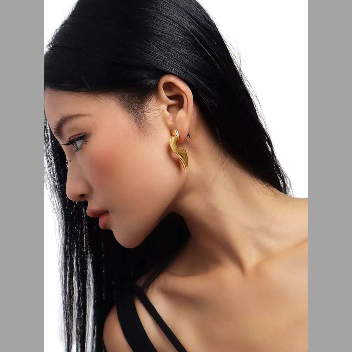 Solid 18K Gold Anti Tarnish Question Earring For Women Bulk Secondary image