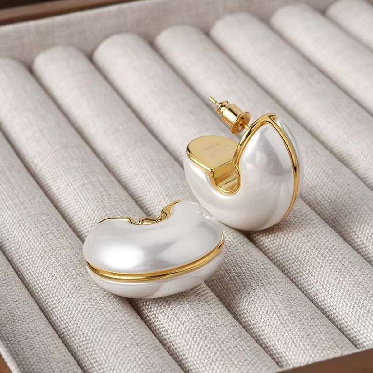 White 18K Gold Pearl Anti Tarnish Hoop Stud Earring For Women Bulk