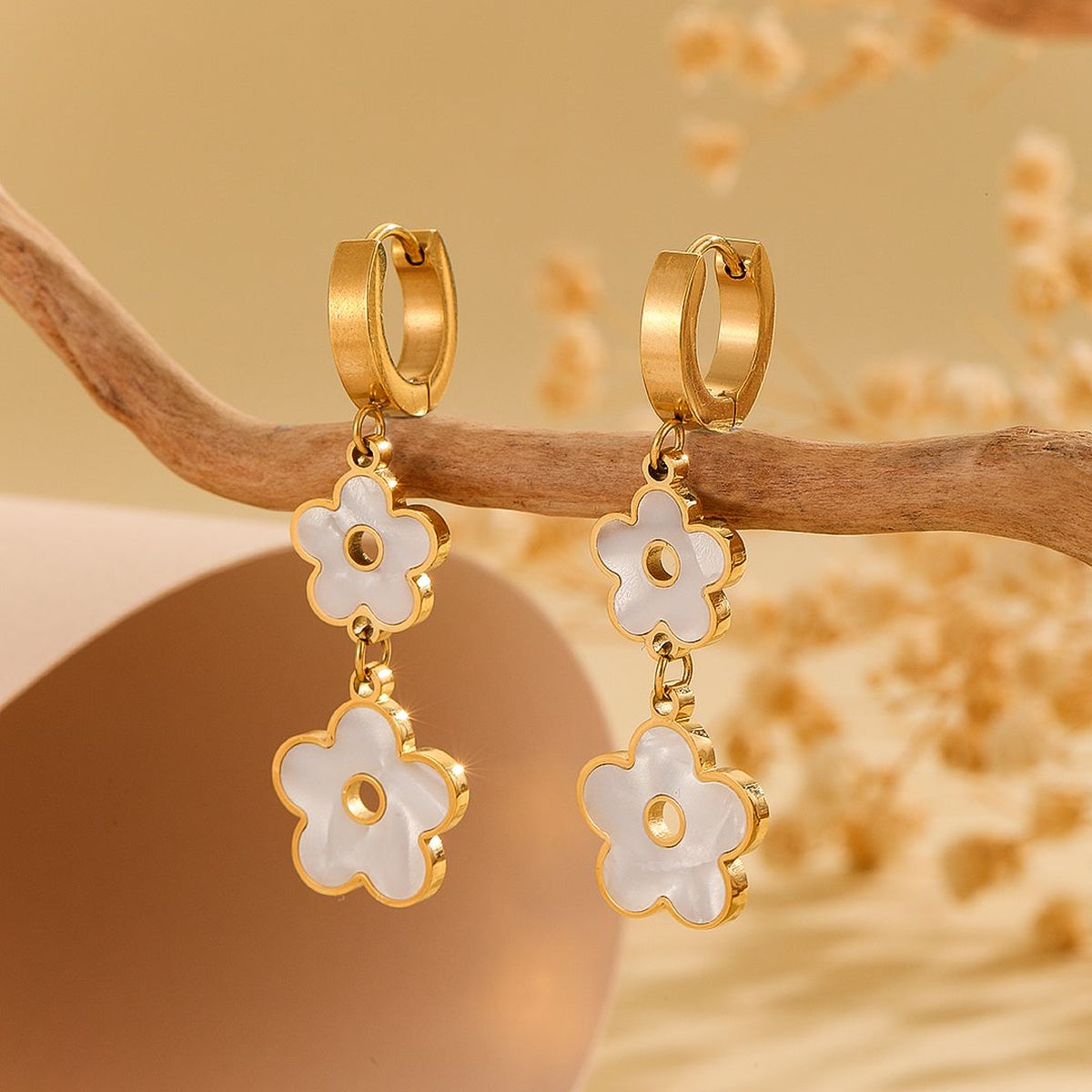 Clover Flower Mother Of Pearl White 18K Gold Stainless Steel Anti Tarnish Dangler Earring For Women
