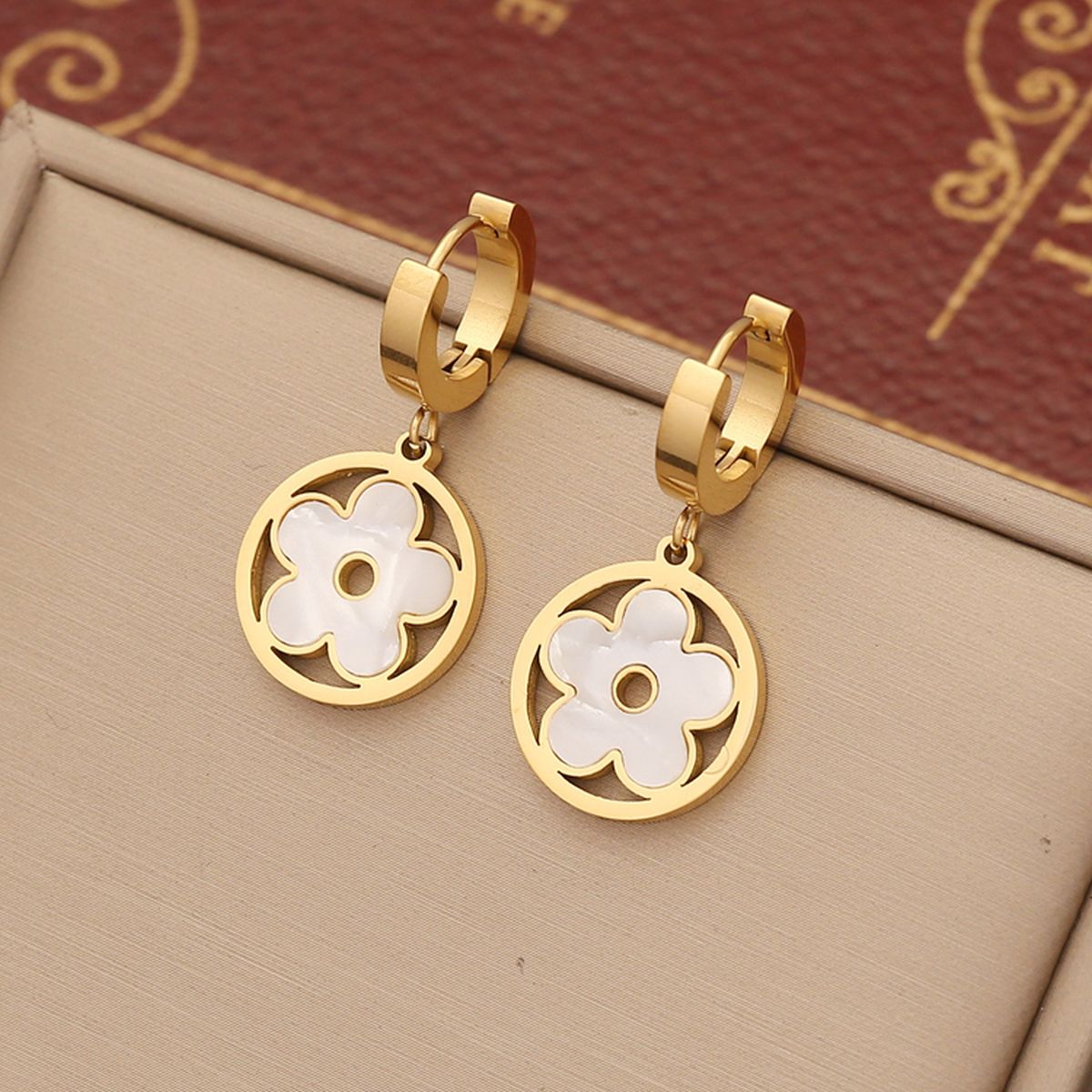 Clover Flower Mother Of Pearl White 18K Gold Stainless Steel Anti Tarnish Dangler Hoop Earring For Women Main image