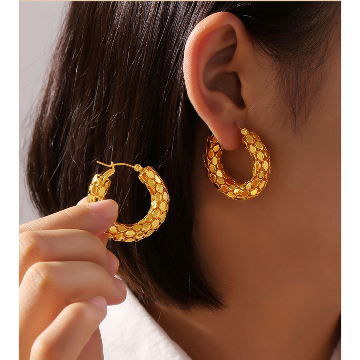 Chunky Round 18K Gold Stainless Steel Anti Tarnish Hoop Earring Bulk Secondary image