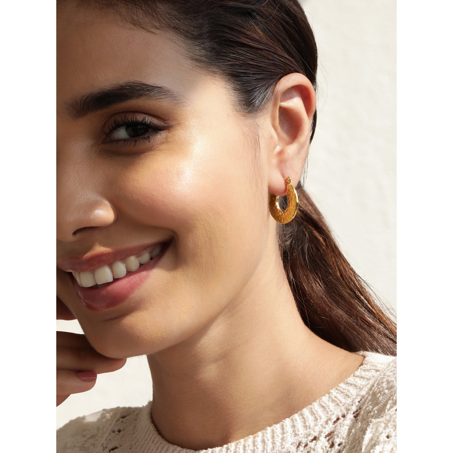Dented Stainless Steel 18K Gold Anti Tarnish Hoop Earring Women Bulk Secondary image
