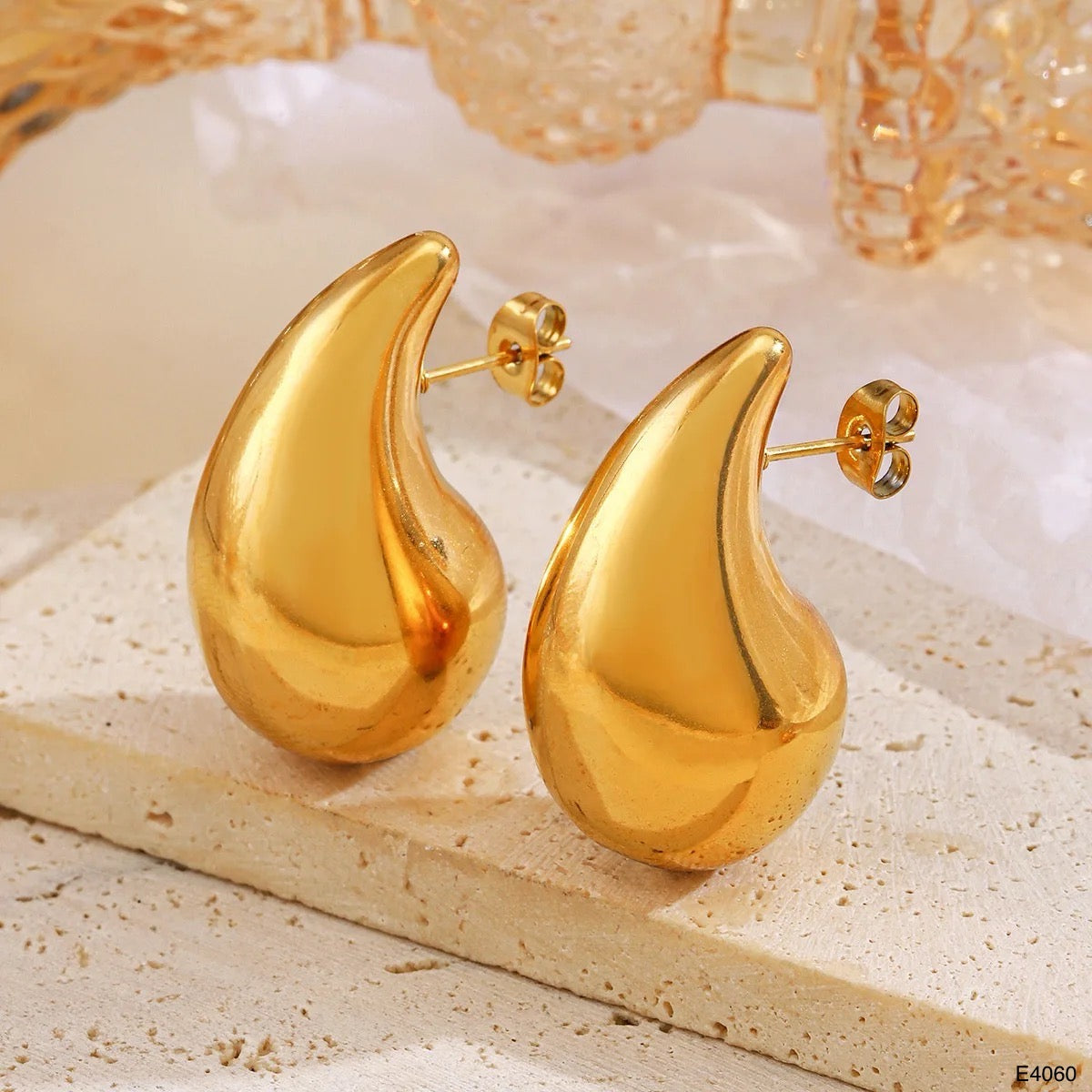 Tear Drop 18K Gold Anti Tarnish Stud Earring For Women Bulk Main image