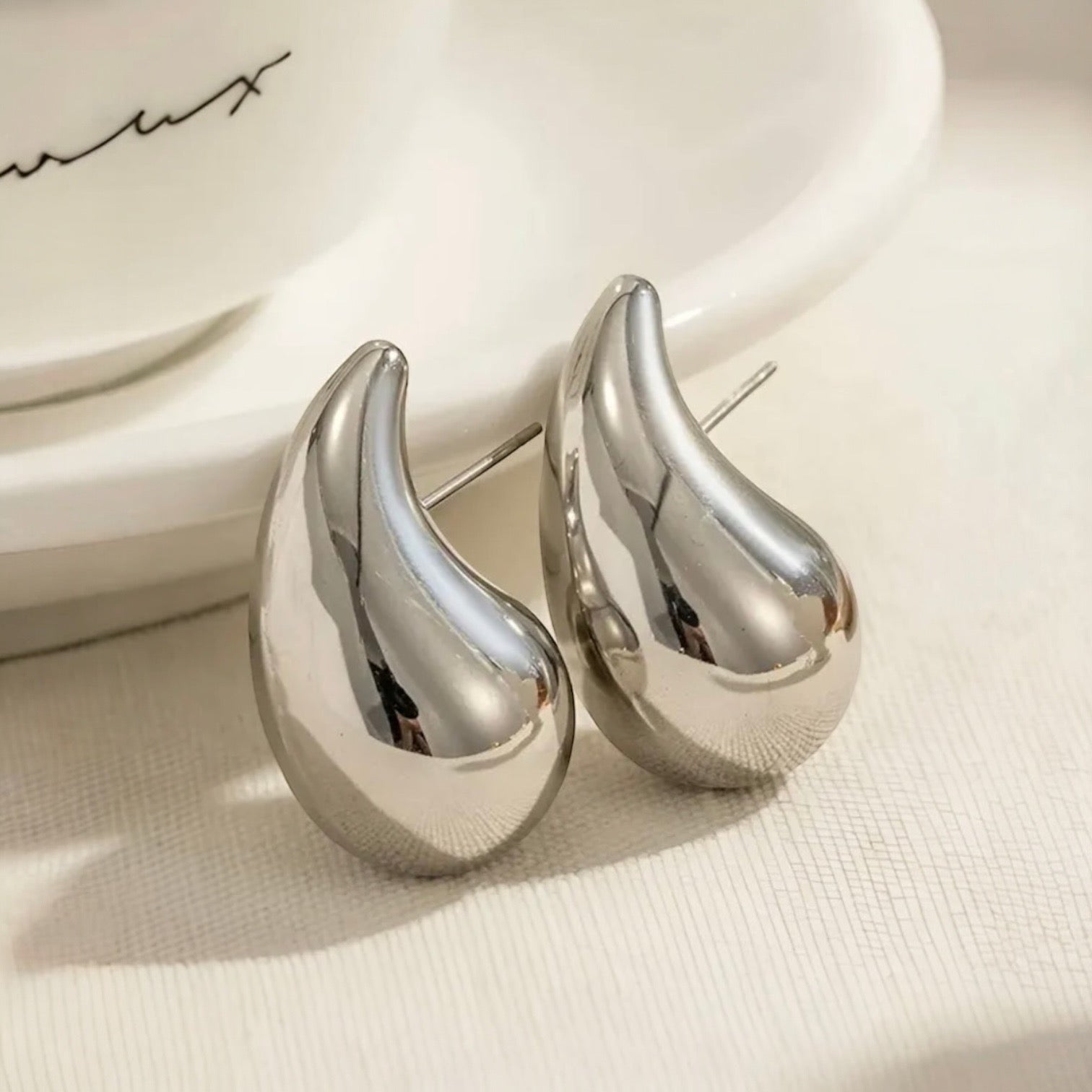 Tear Drop 18K Gold Anti Tarnish Stud Earring For Women Bulk