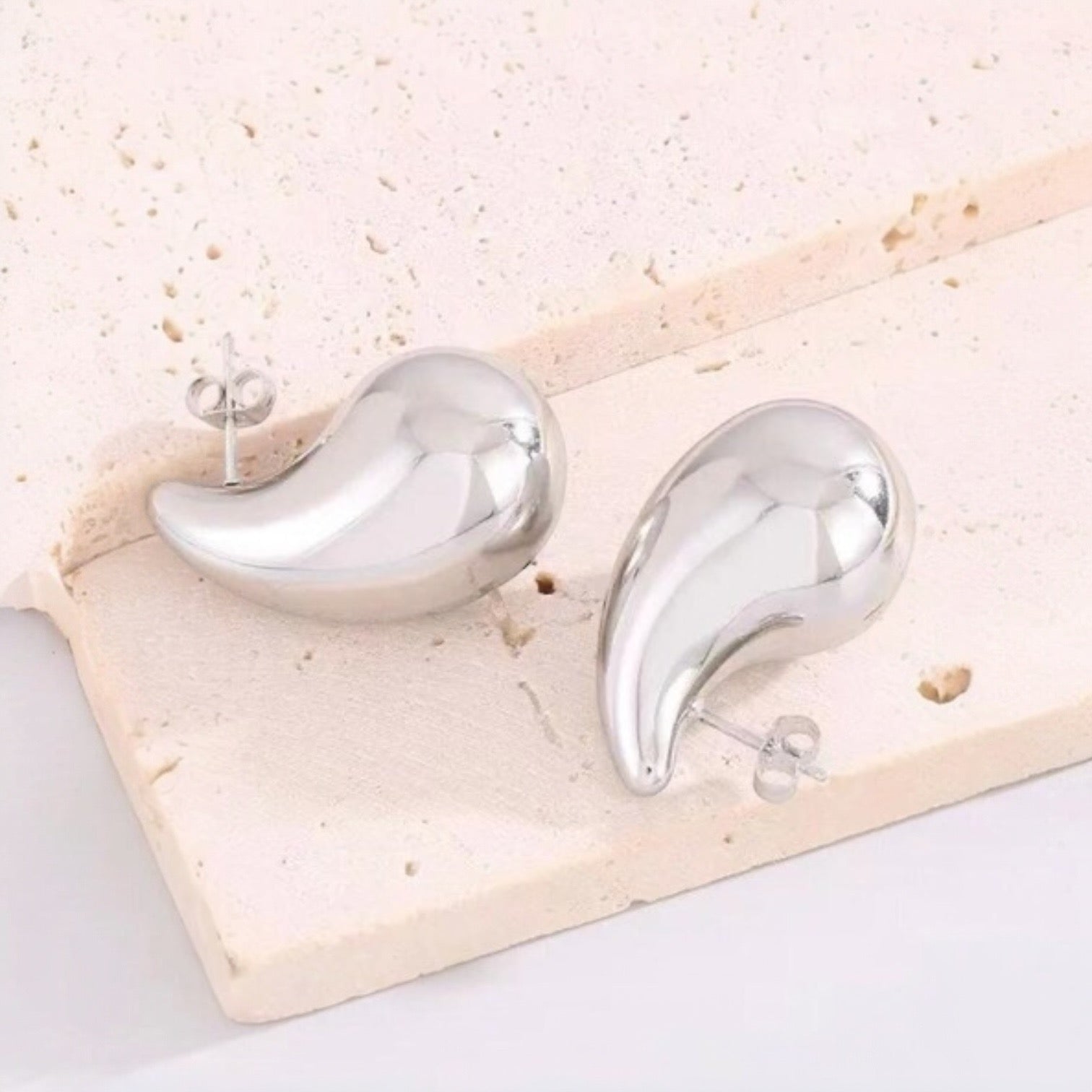 Tear Drop 18K Gold Anti Tarnish Stud Earring For Women Bulk