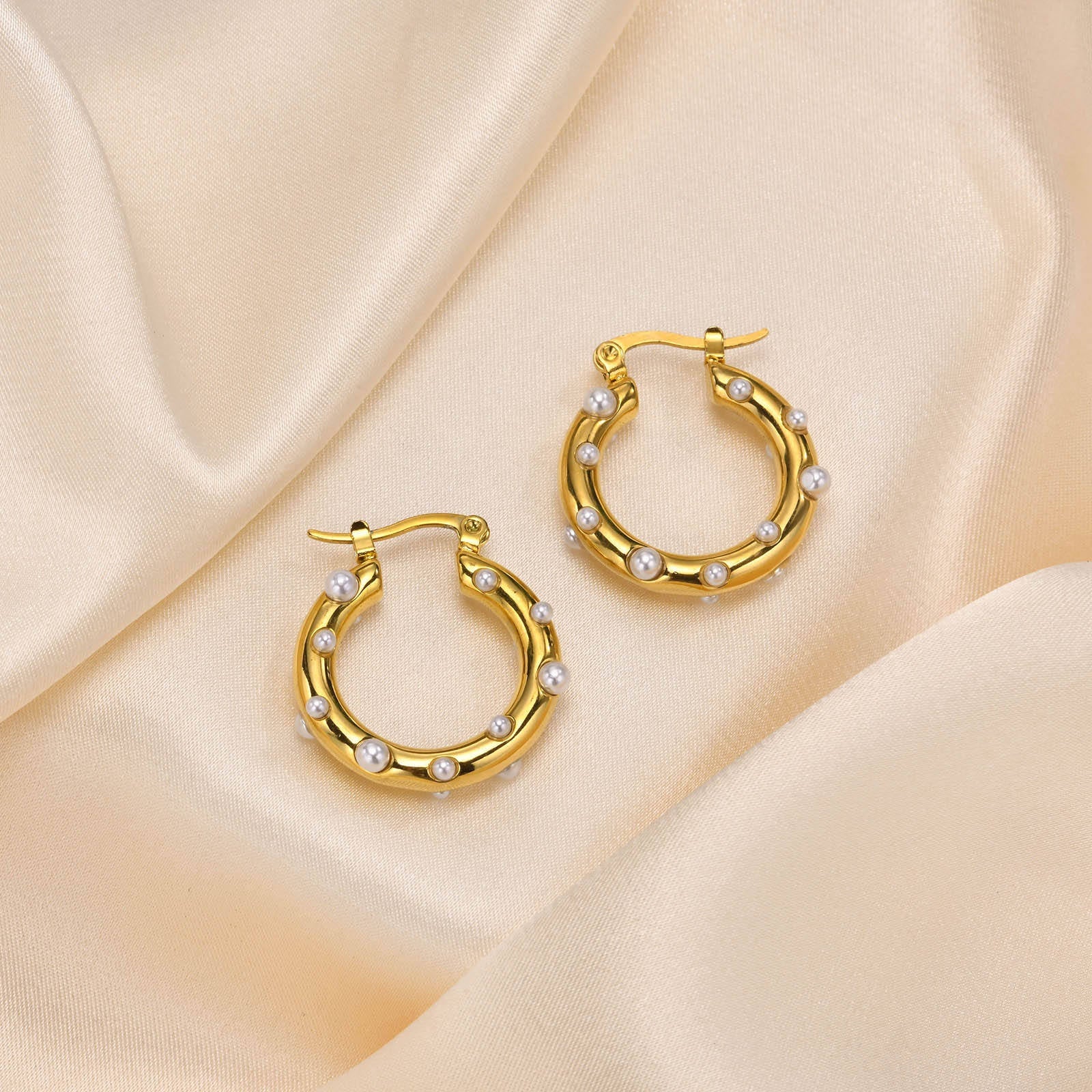 Oval Studded Pearl 18K Gold Anti Tarnish Hoop Earring For Women Bulk