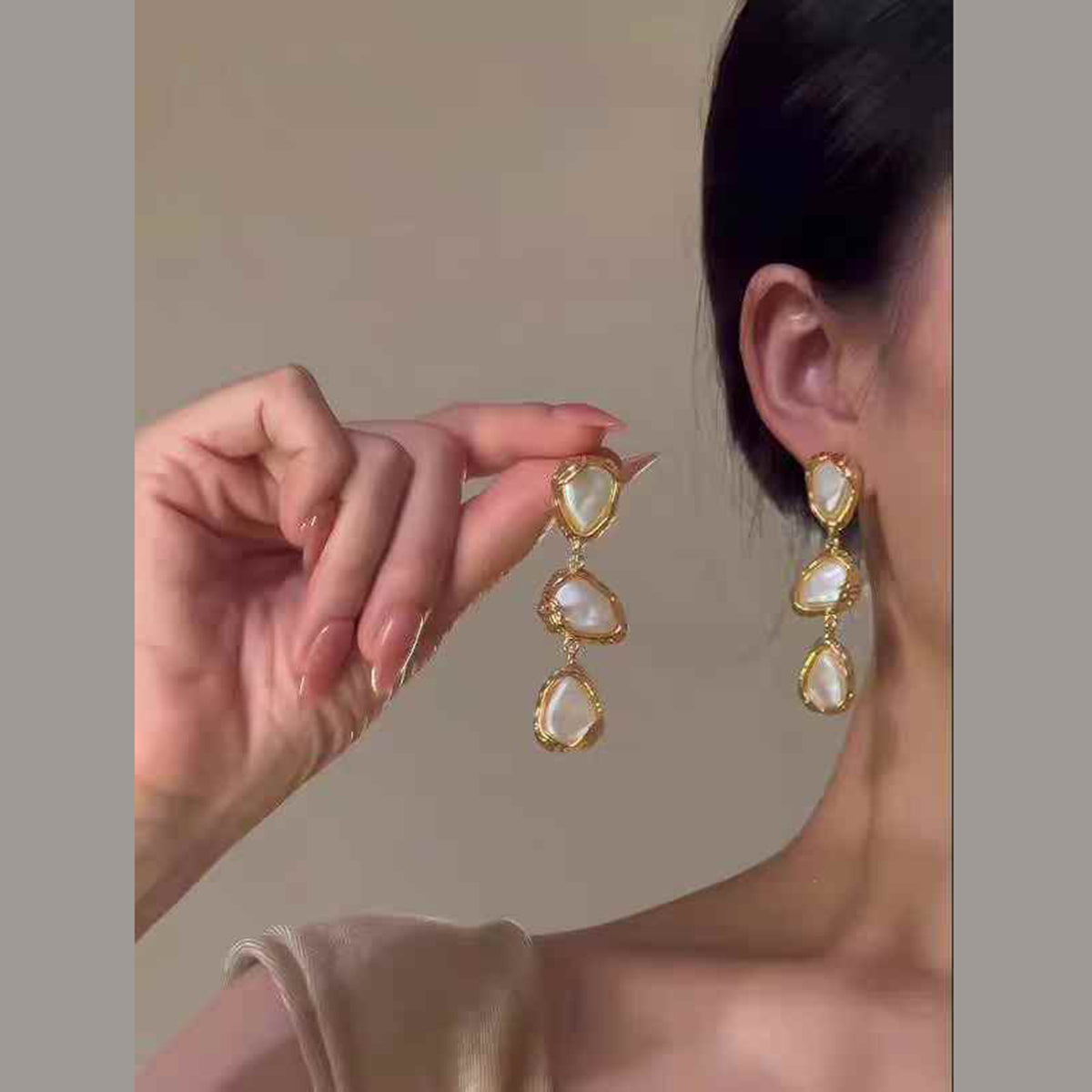Drop Mother Of Pearl White 18K Gold Anti Tarnish Dangler Earring Bulk