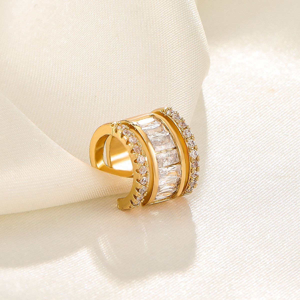 Baguette Layer CZ 18K Gold Anti Tarnish Single Ear Cuff Earring Bulk