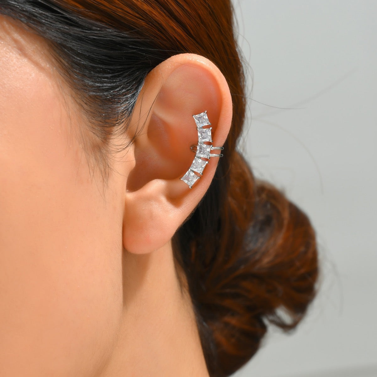 Price Solitaire CZ 18K Gold Anti Tarnish Single Ear Cuff Earring Bulk Secondary image