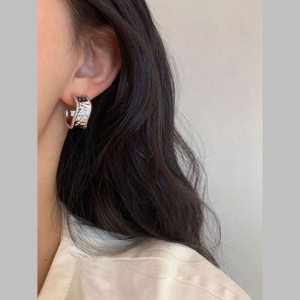 Beaten Finish Wave 18K Gold Anti Tarnish Hoop Earring For Women Bulk