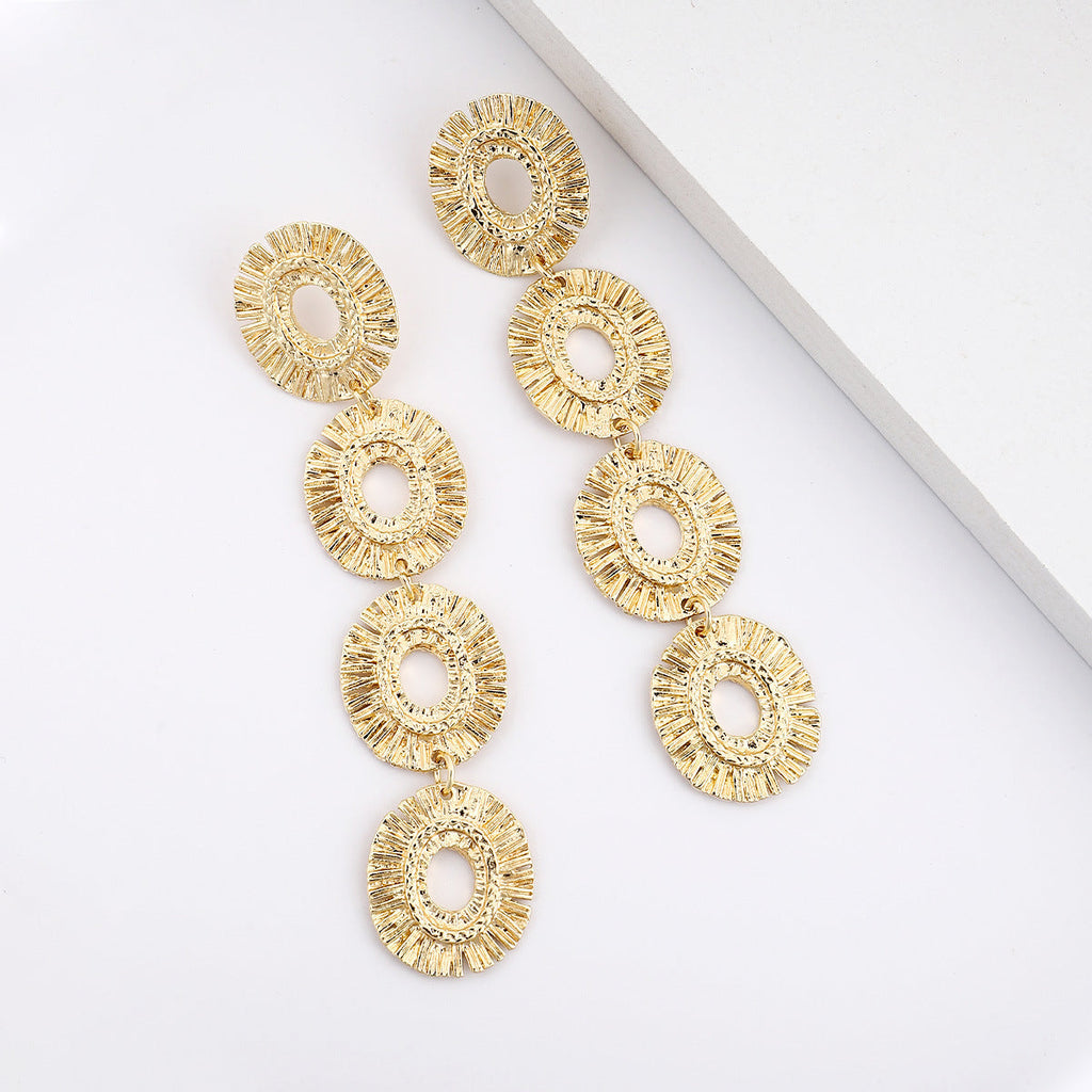 Beaten Finish Round Link 18K Gold Tassel Dangler Earring Women Bulk