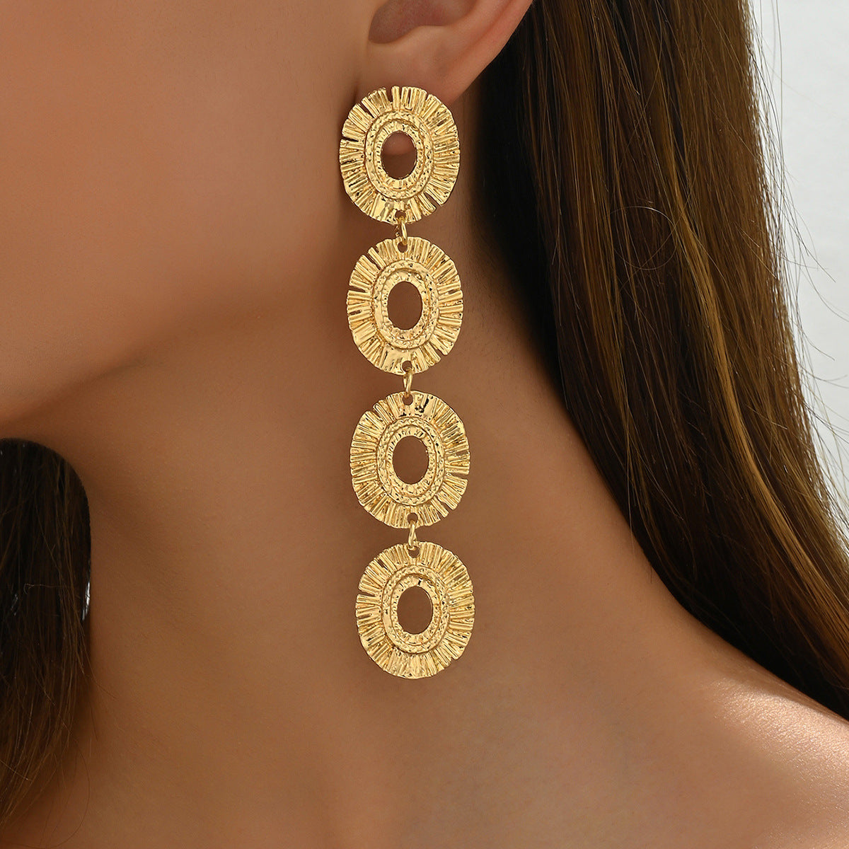 Beaten Finish Round Link 18K Gold Tassel Dangler Earring Women Bulk
