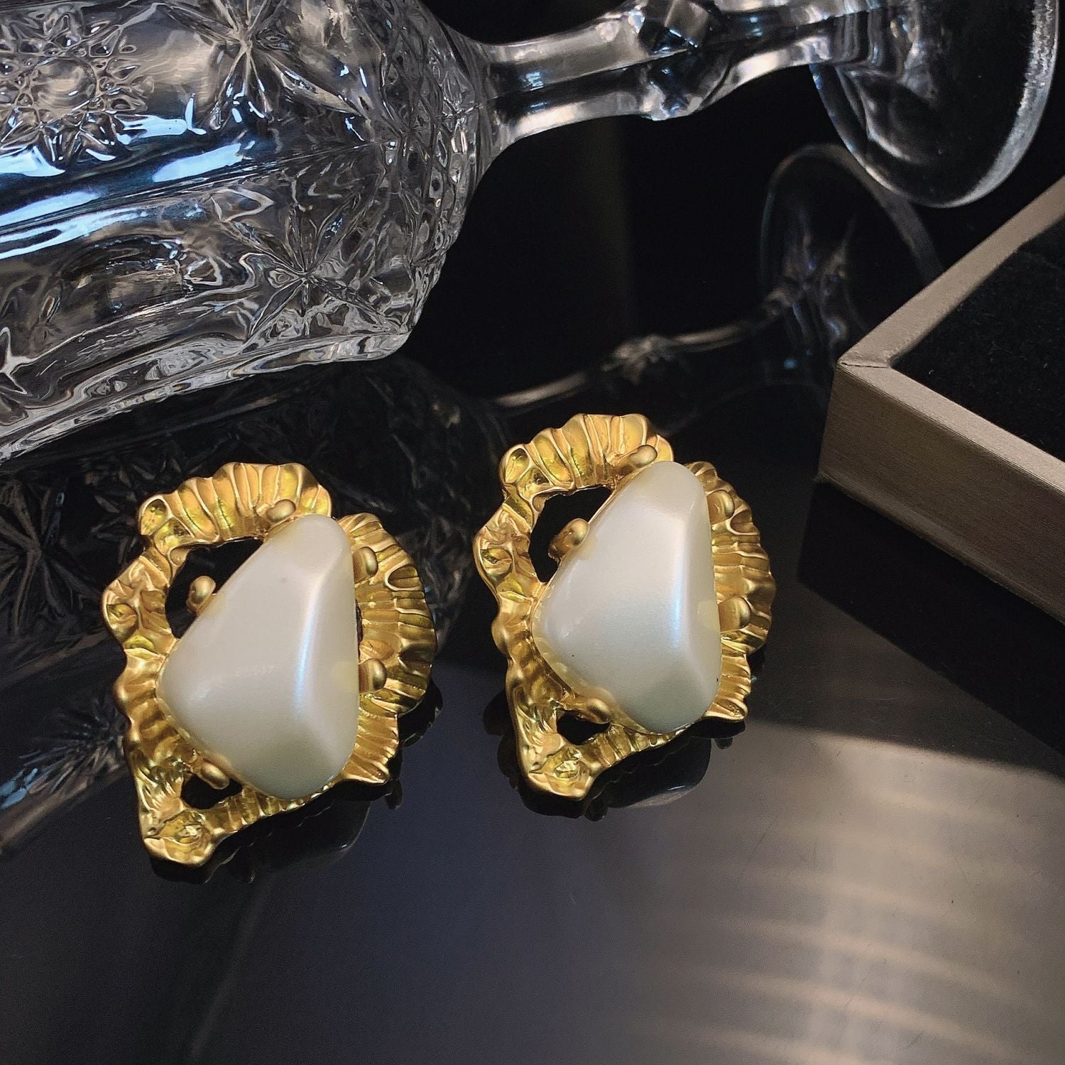 Triangle Freshwater Baroque Pearl 18K Gold White Stud Earring Bulk