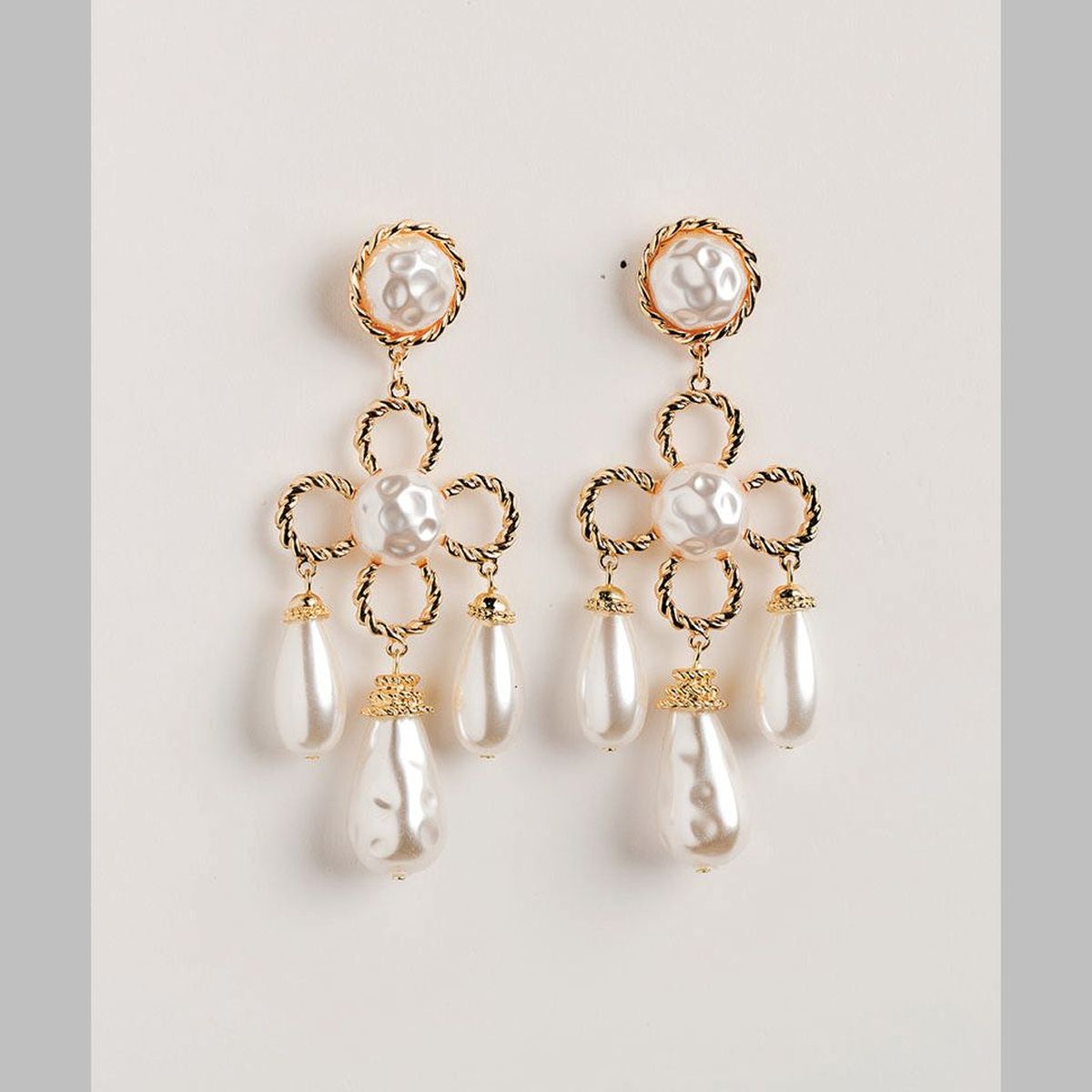 Flower Pearl 18K Gold White Chandelier Dangler Earring For Women Bulk